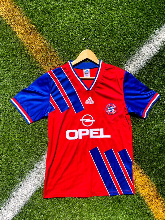 Front view of Bayern Munich 1995 Home Opel jersey in all red

