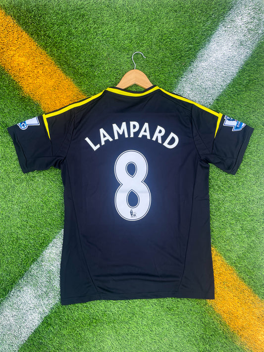 Back view showing Lampard #8 on Chelsea’s retro third shirt

