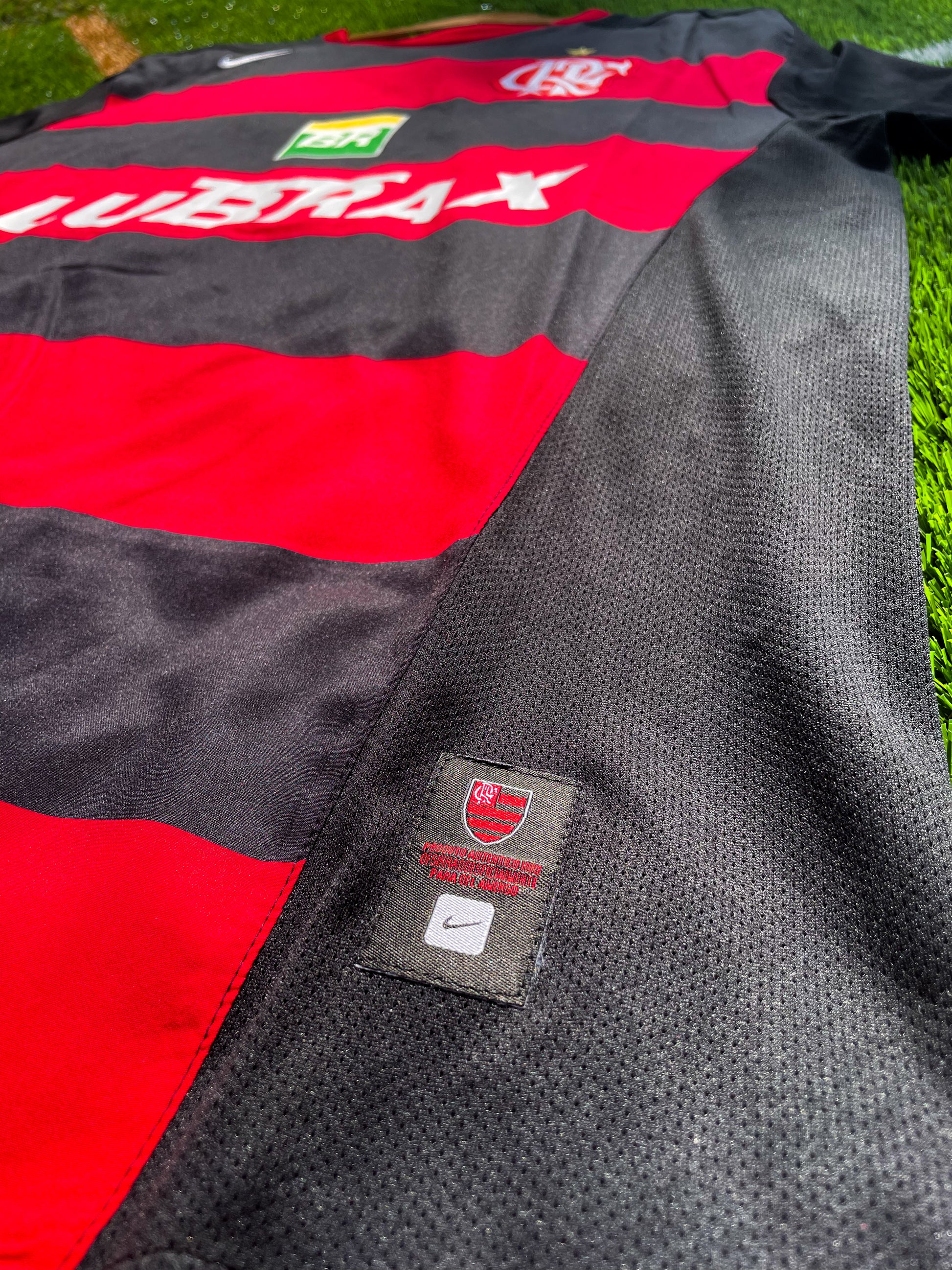 Close-up of Flamengo crest and chest band detail

