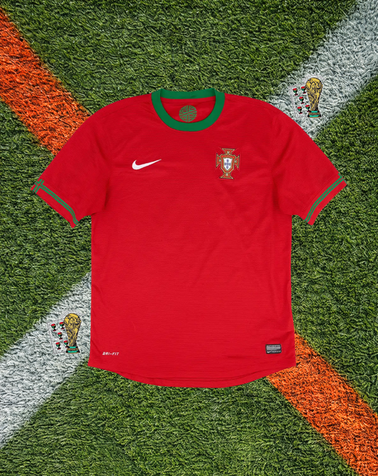 Portugal 2012–2013 Home Jersey – Ronaldo #7 -Classic Red with Emerald Collar Edition