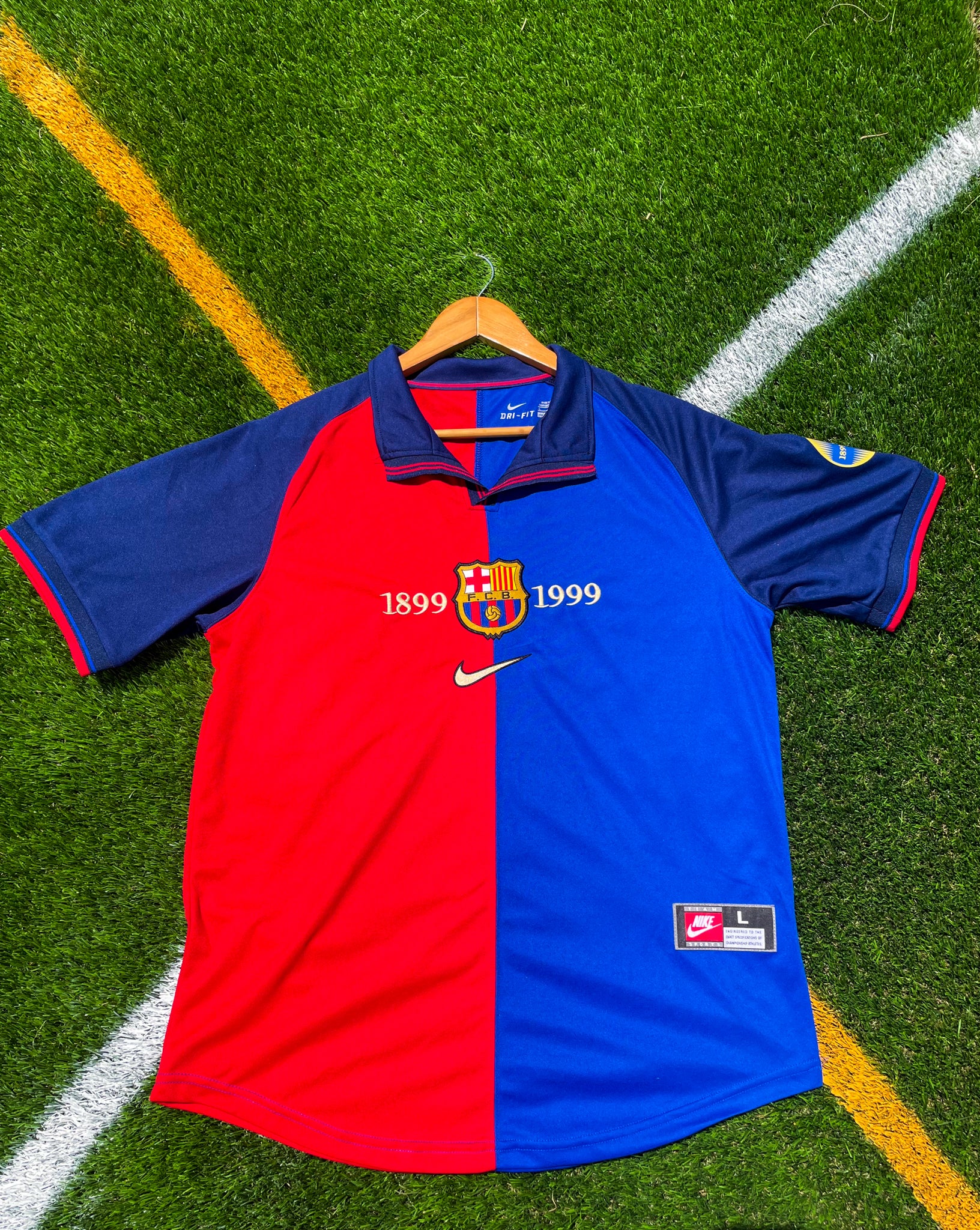 Front view of Barcelona 1999-2000 Home anniversary Nike jersey

