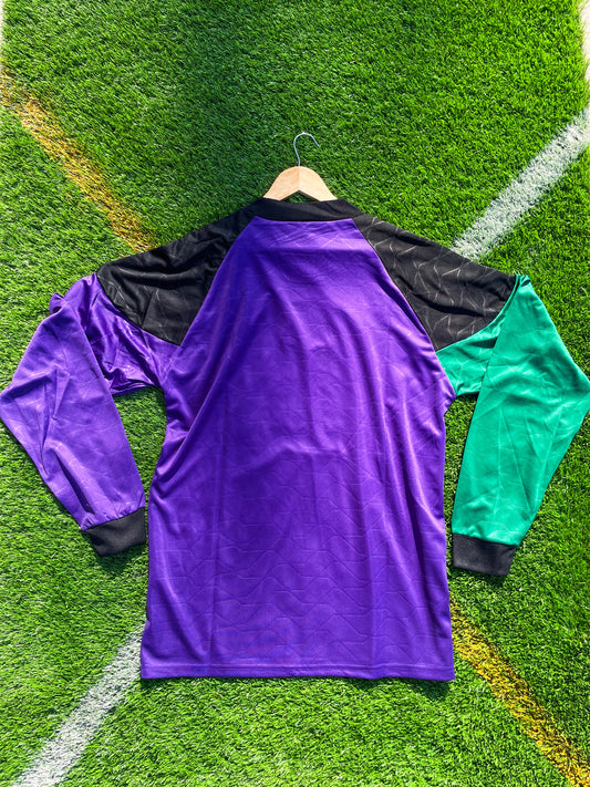 Back view of vintage Newcastle keeper kit showing geometric design