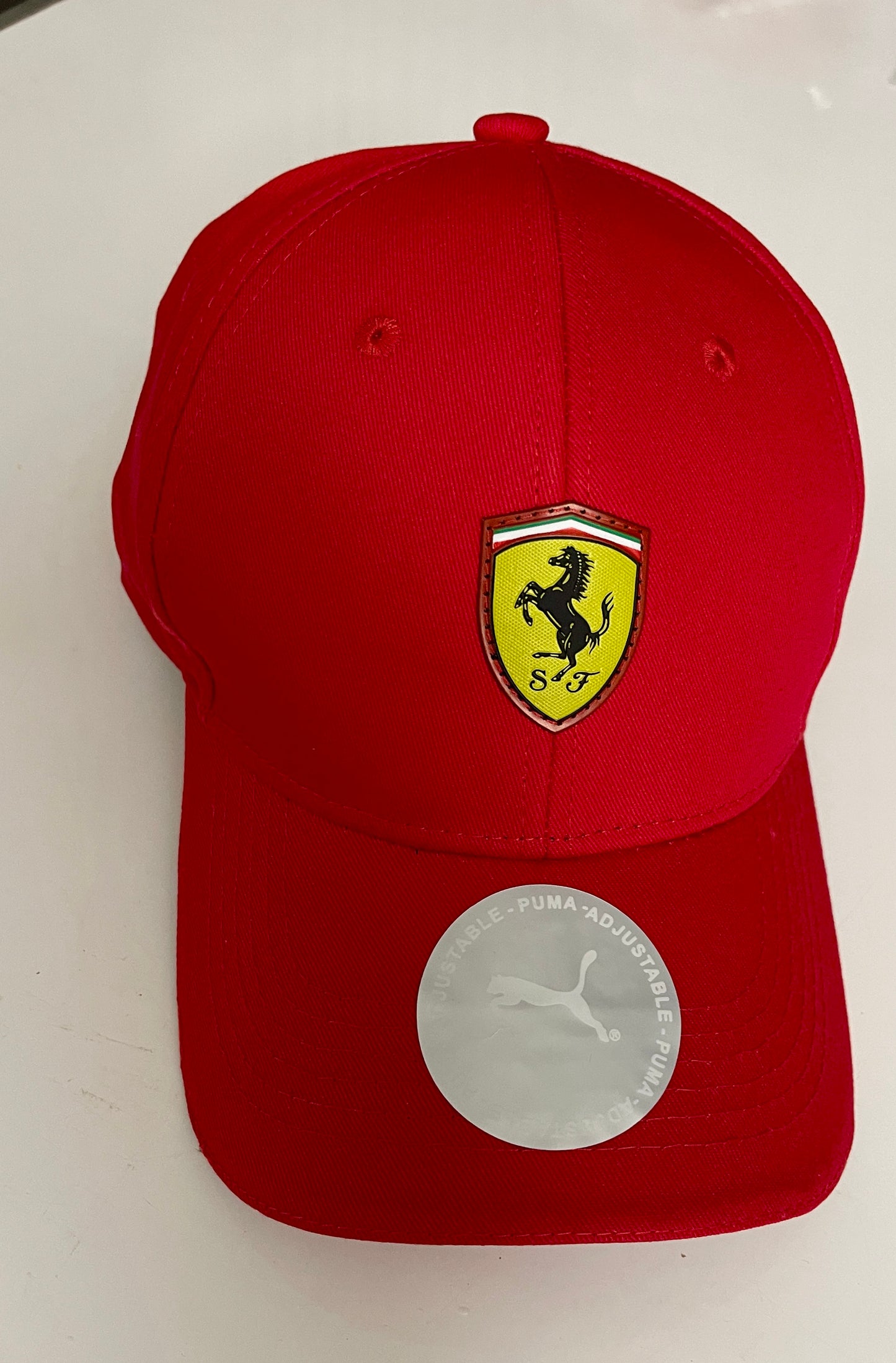 Ferrari Formula 1 Classic Red Hat – Timeless Prancing Horse Racing Cap