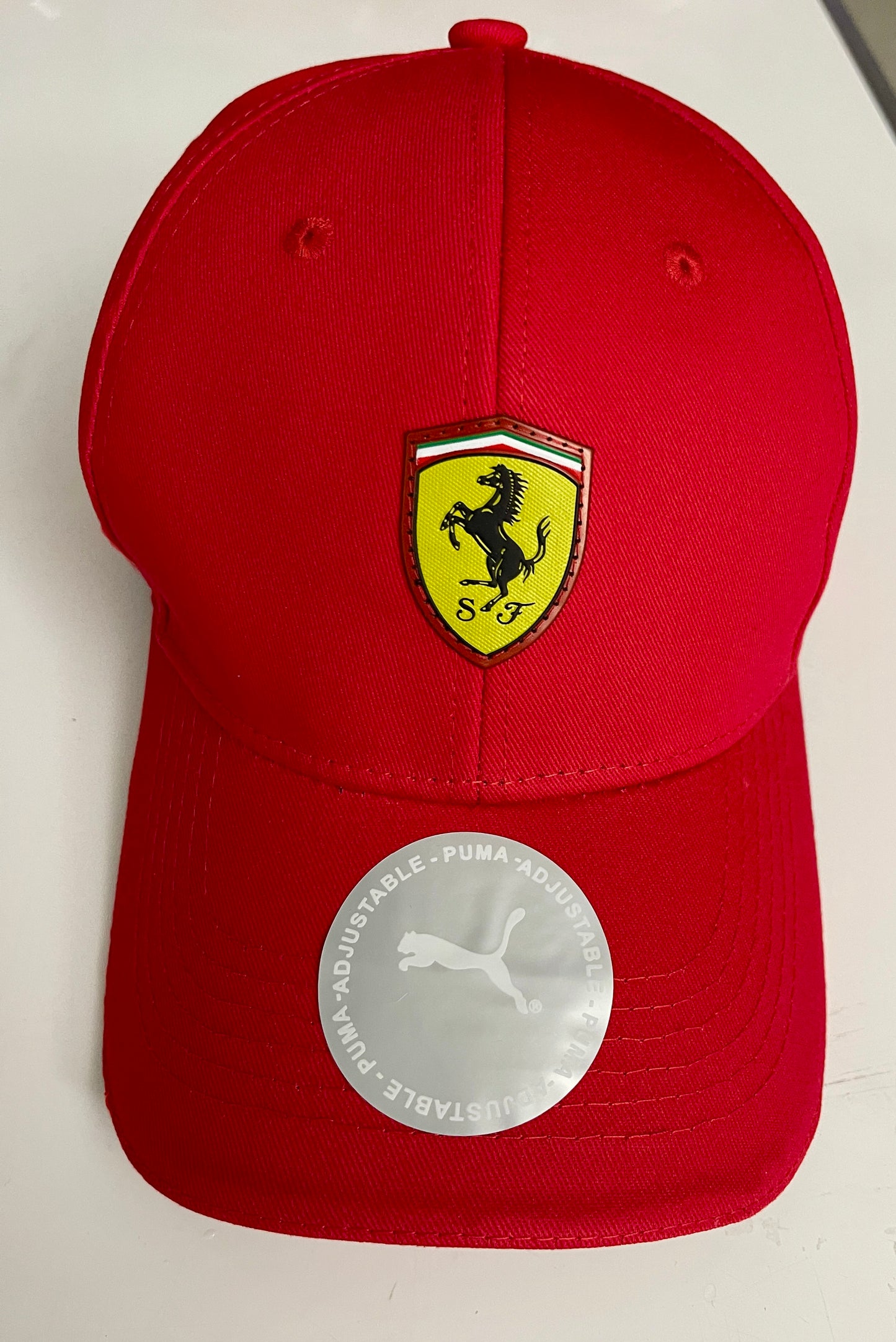 Ferrari Formula 1 Classic Red Hat – Timeless Prancing Horse Racing Cap