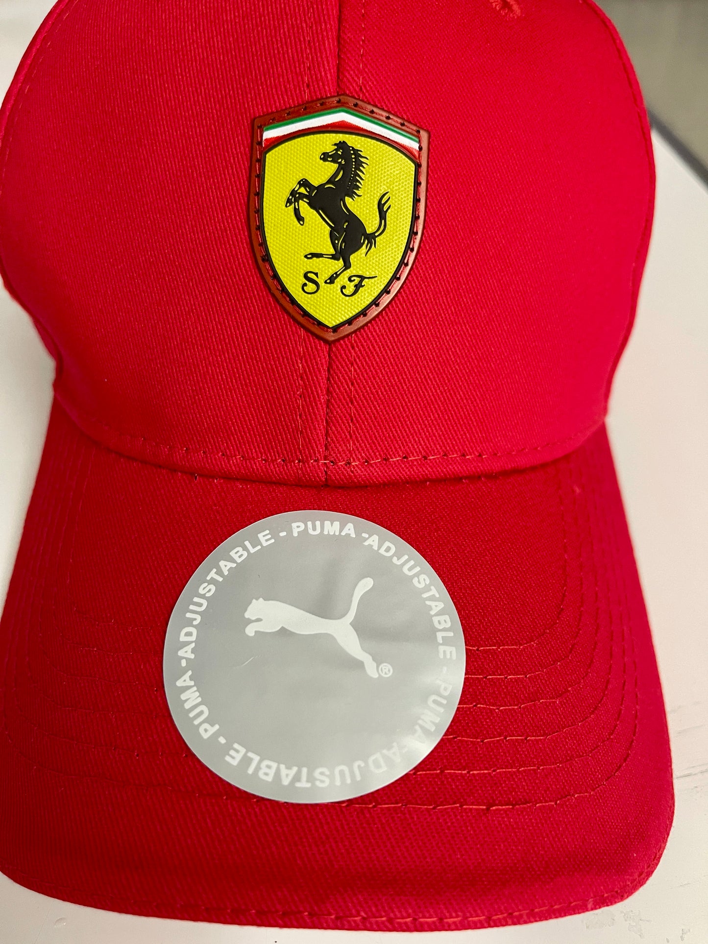 Ferrari Formula 1 Classic Red Hat – Timeless Prancing Horse Racing Cap