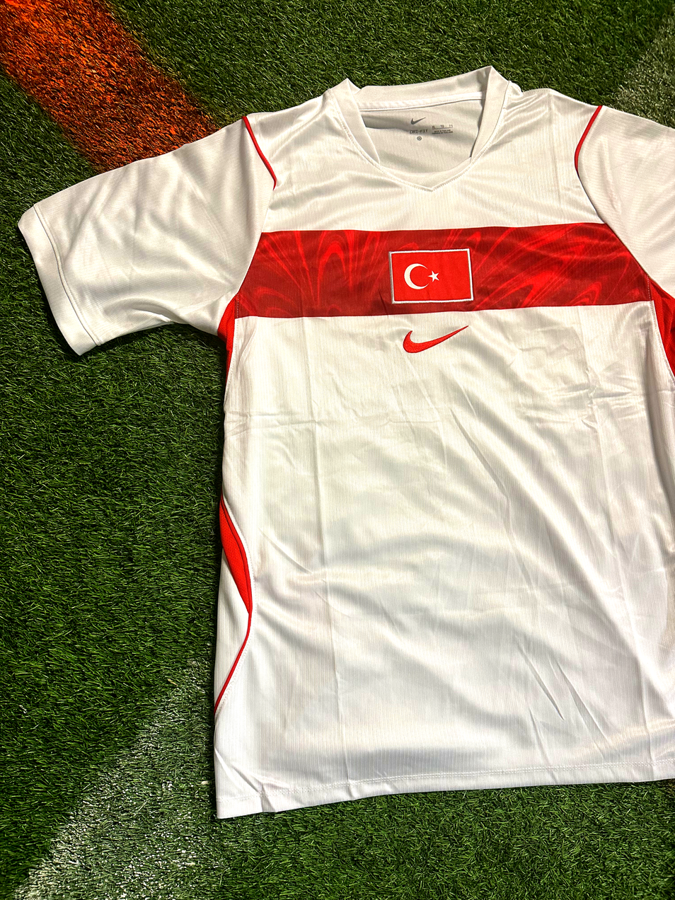 Turkey 2026 Away Jersey – "White Crescent" World Cup Edition