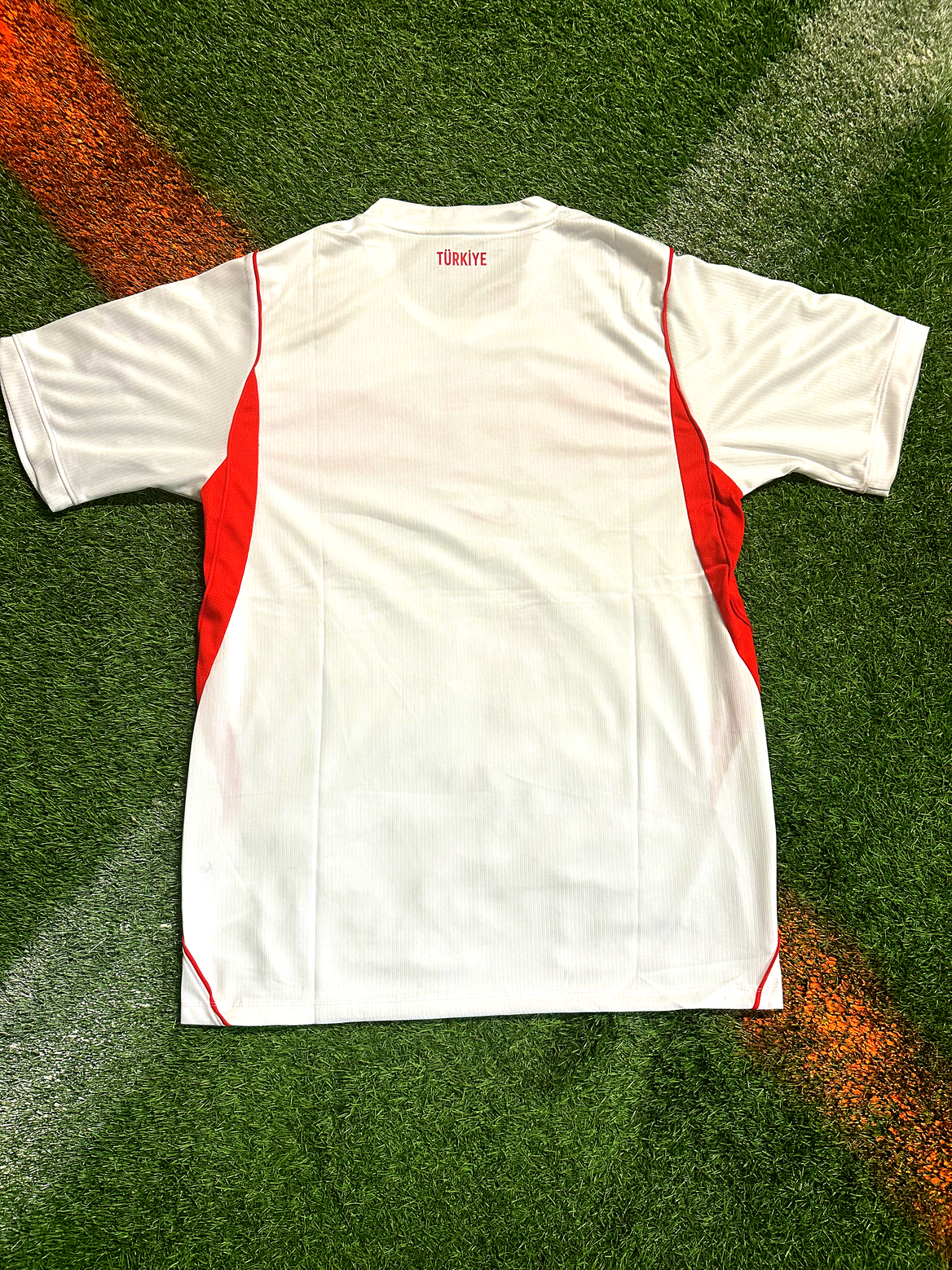 Turkey 2026 Away Jersey – "White Crescent" World Cup Edition