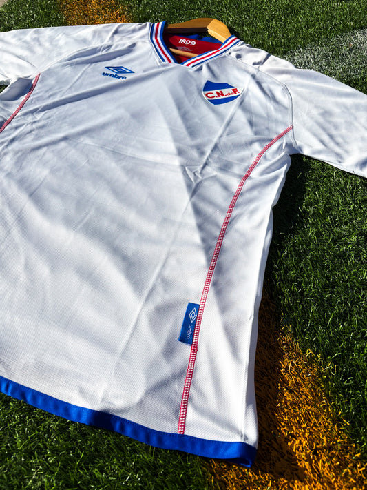 Nacional 2025 Training Jersey – Umbro White Edition with Retro Stitch Detailing