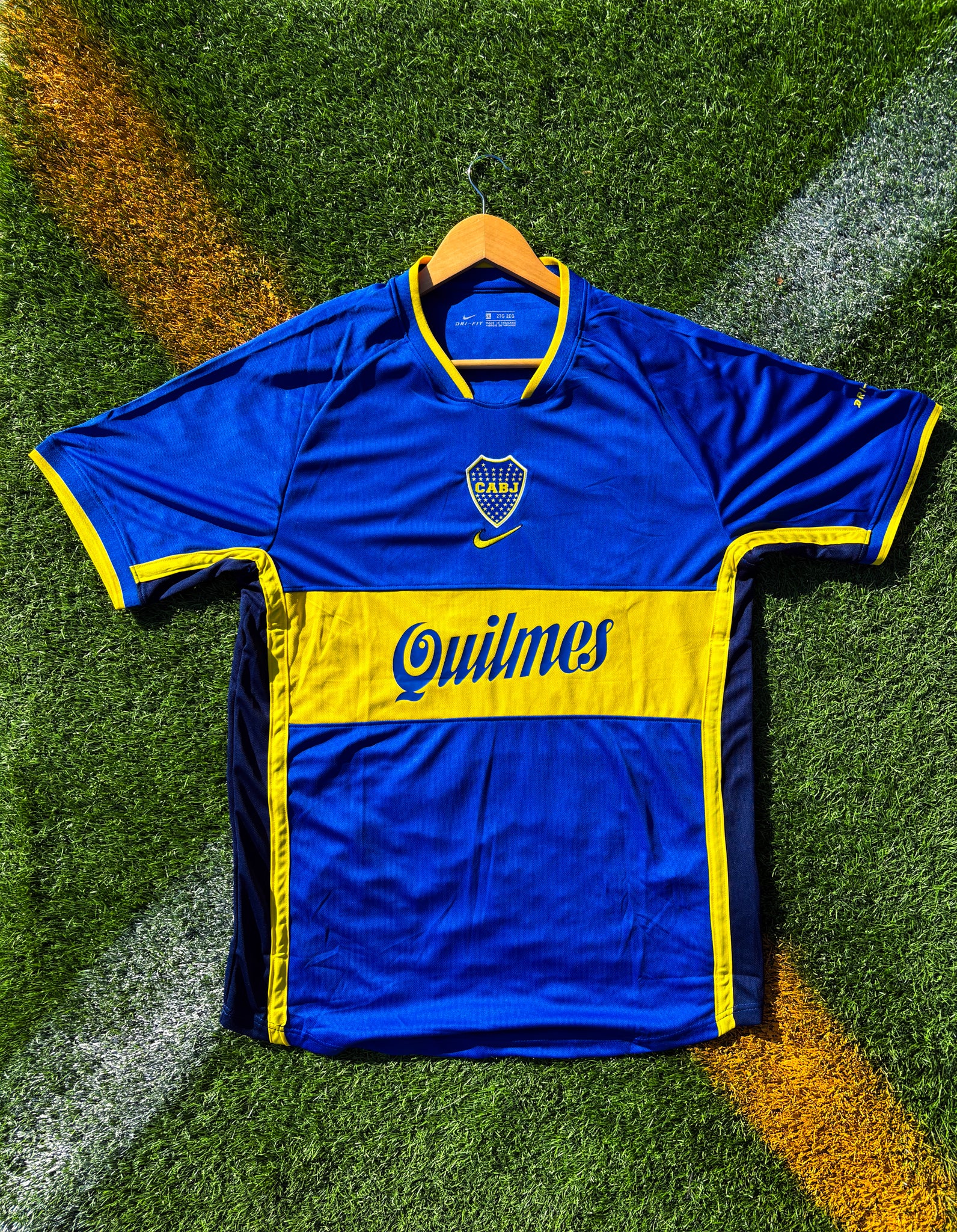 Front view of Boca Juniors 2000/2001 Home Jersey in blue with gold band

