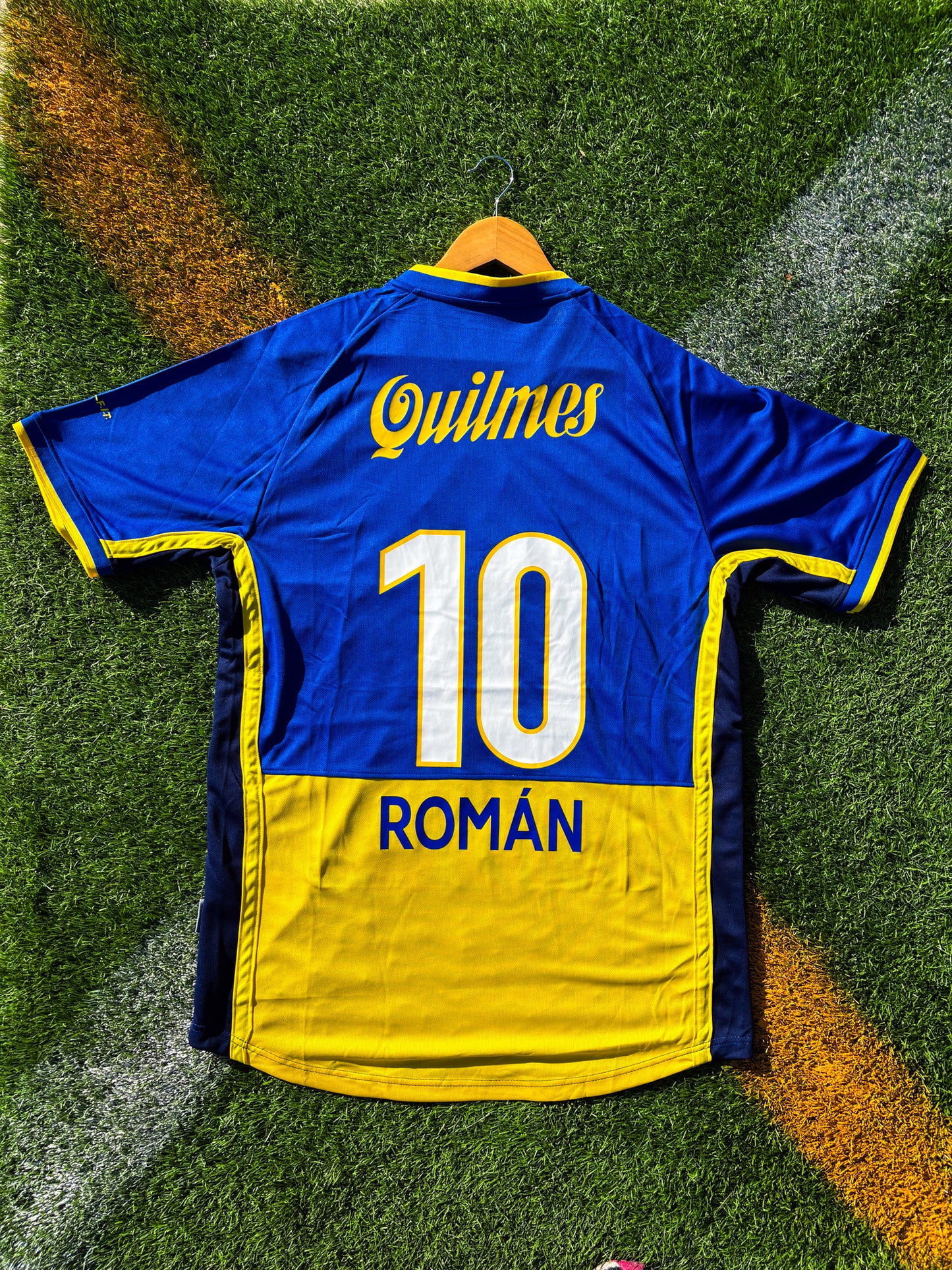 Back of the jersey showing Riquelme #10 in classic font

