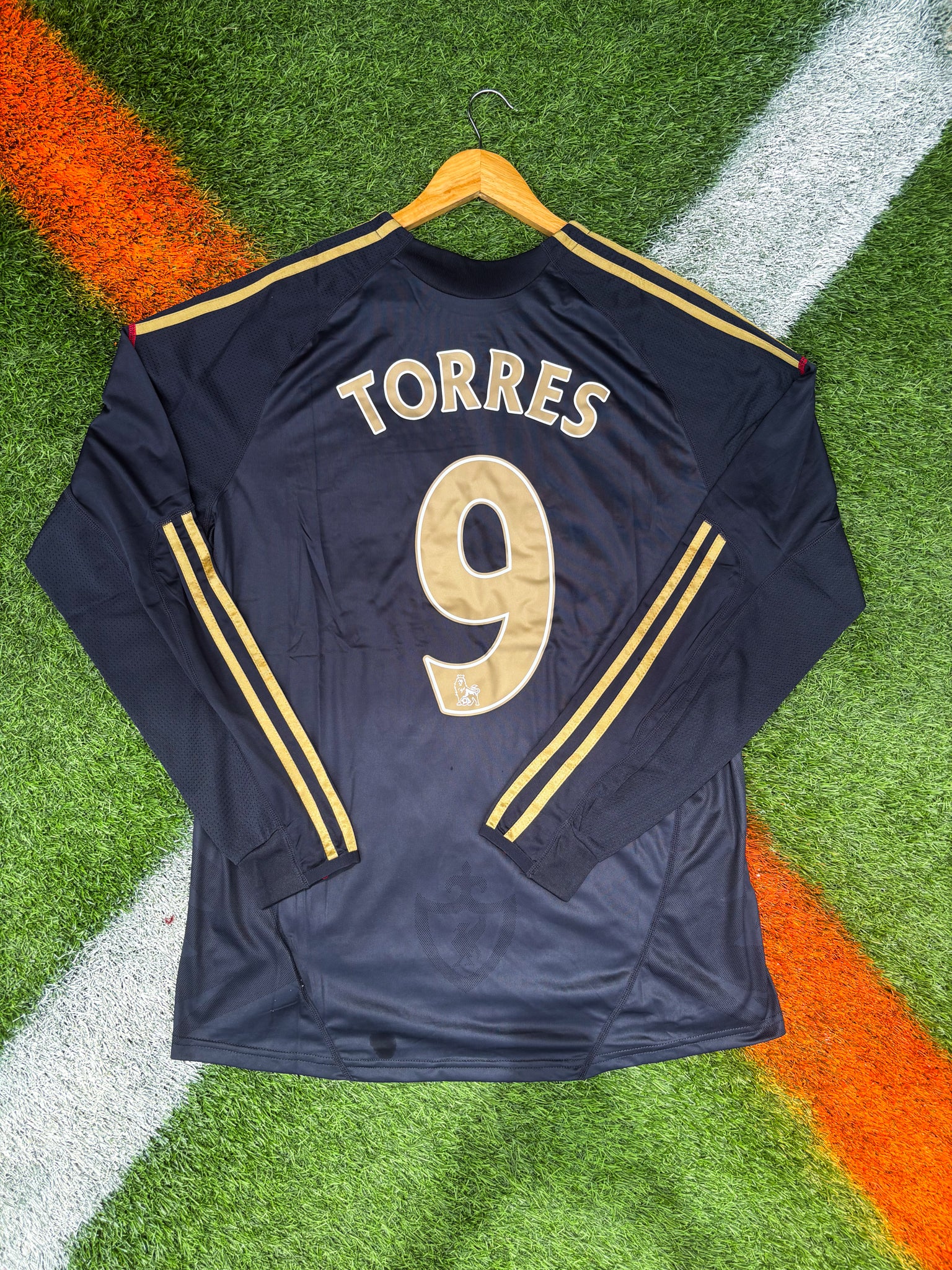 Liverpool 2009–2010 Away Jersey Torres #9 – Retro Black Adidas
