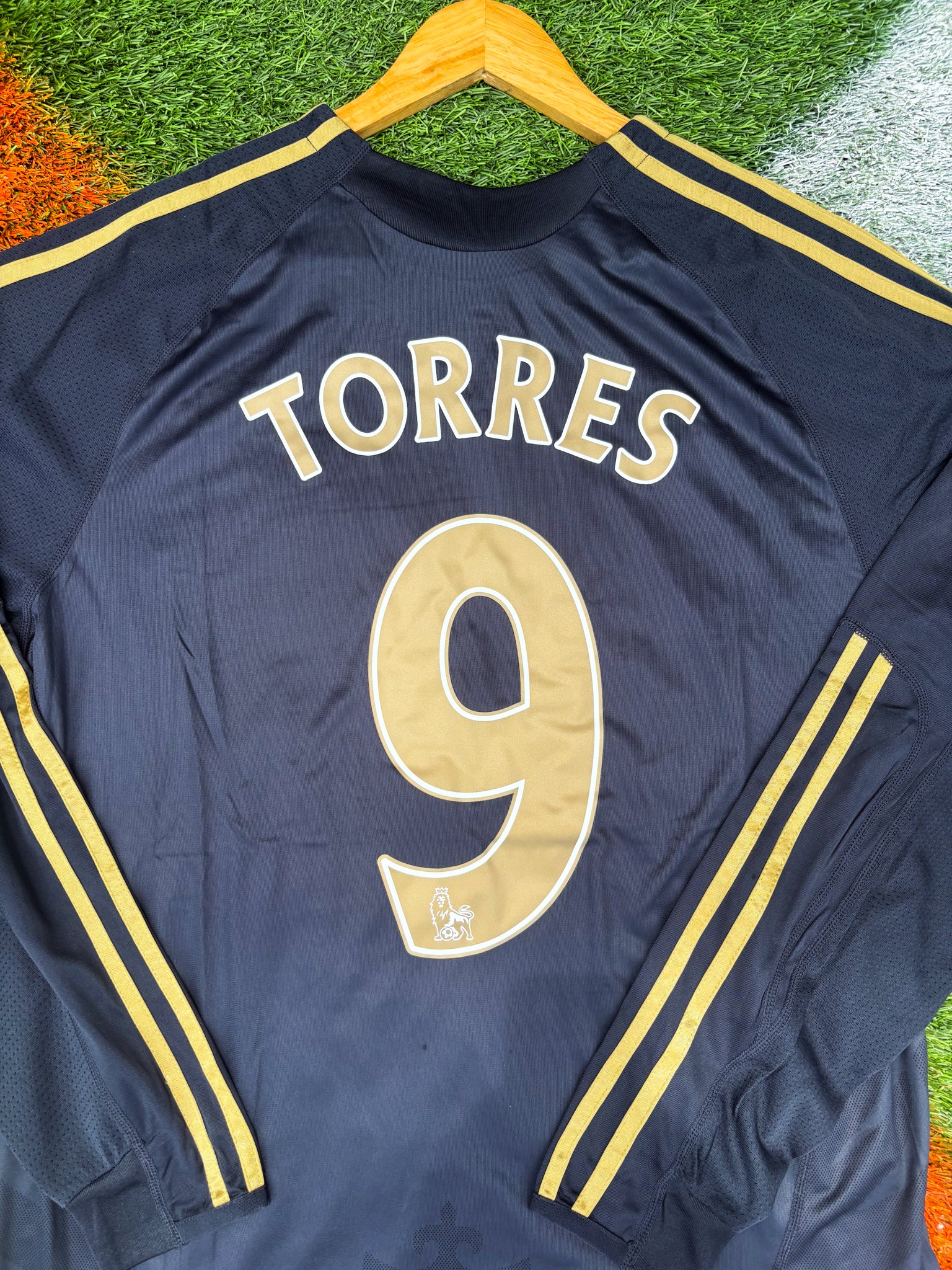 Liverpool 2009–2010 Away Jersey Torres #9 – Retro Black Adidas
