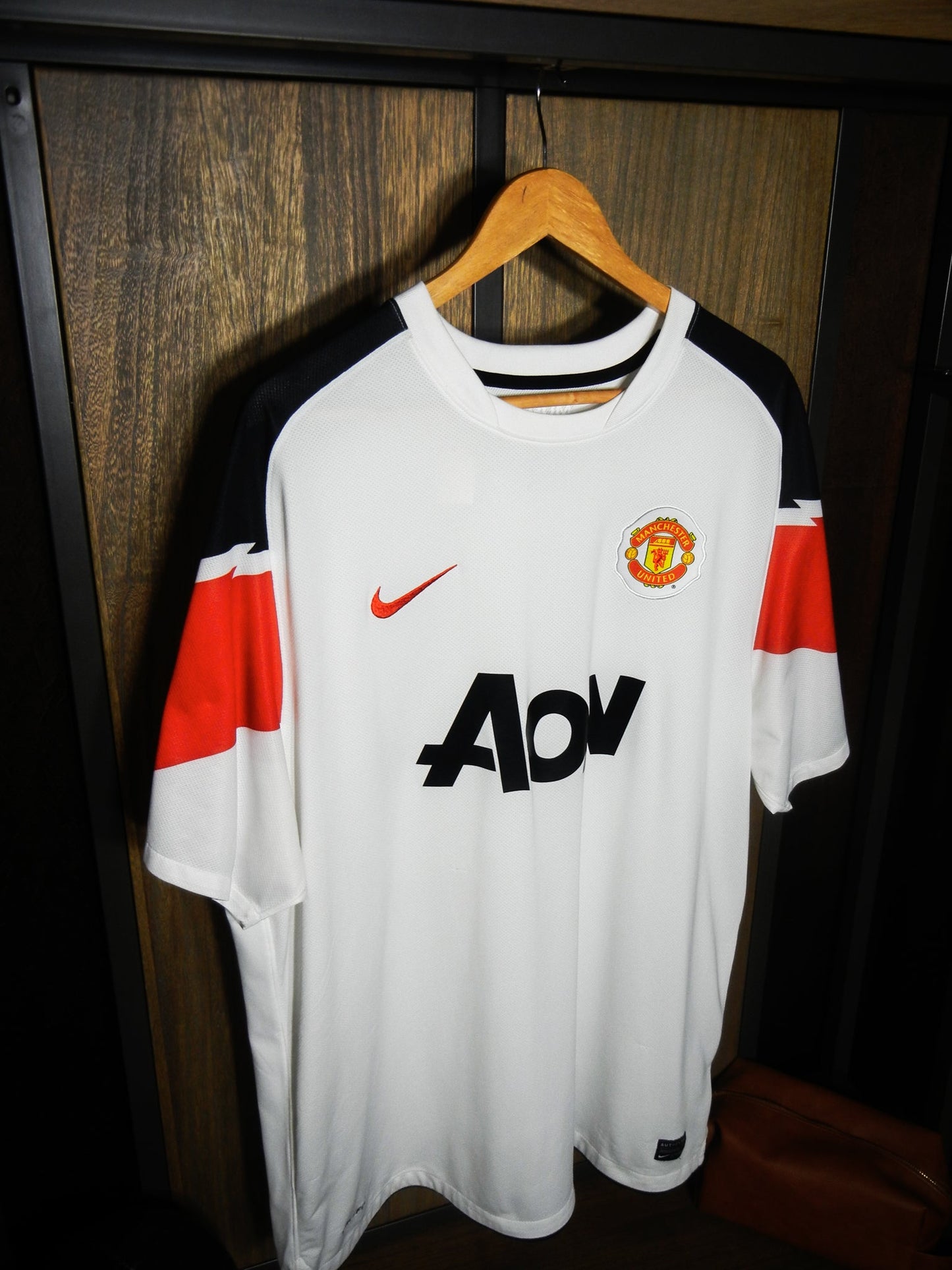 Manchester United 2010/11 Away Jersey Chicharito #14  XXL White & Red Nike Shirt (MPN: 382470-105)