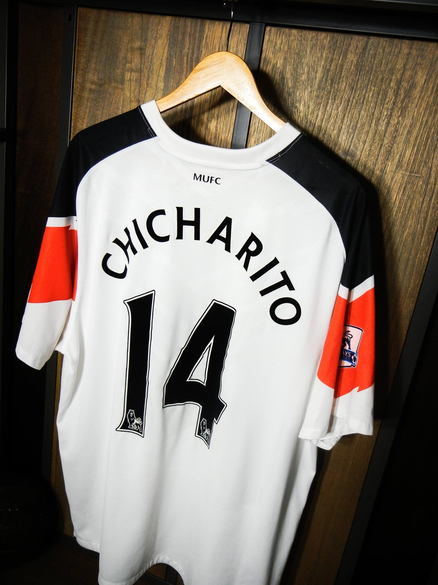 Manchester United 2010/11 Away Jersey Chicharito #14  XXL White & Red Nike Shirt (MPN: 382470-105)