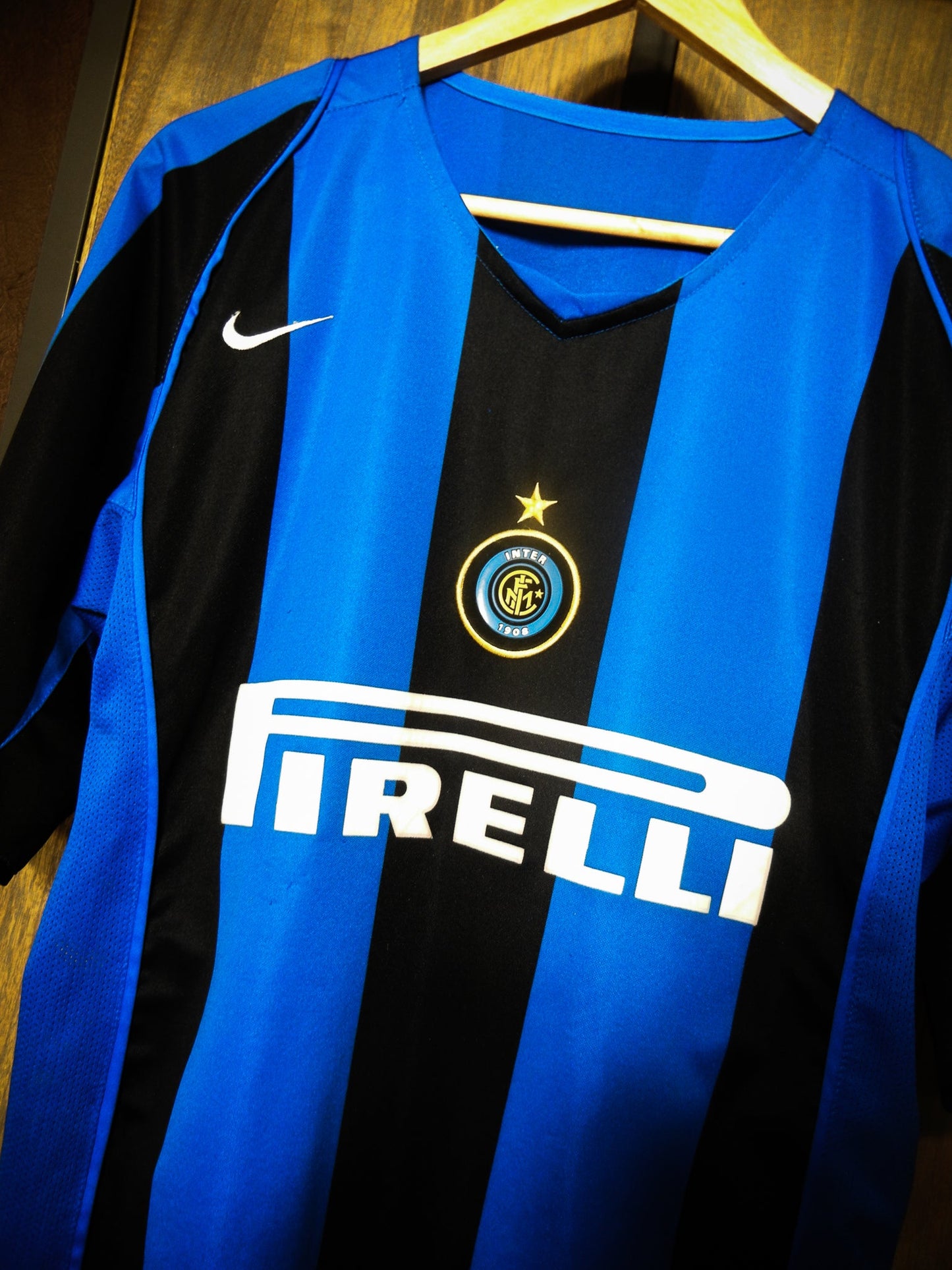 Inter Milan 2004/05 Home Jersey – Adriano #10 – Medium – Black & Blue Nike Shirt – (MPN: F21103CRT)