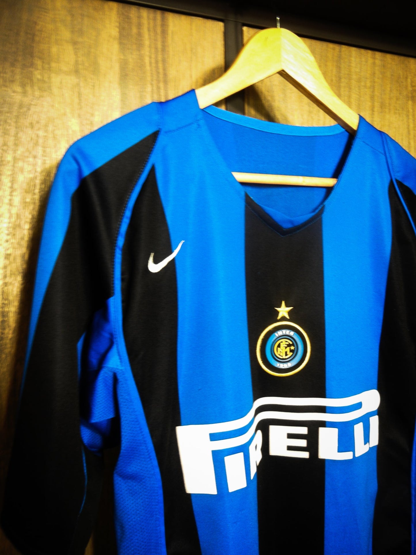 Inter Milan 2004/05 Home Jersey – Adriano #10 – Medium – Black & Blue Nike Shirt – (MPN: F21103CRT)
