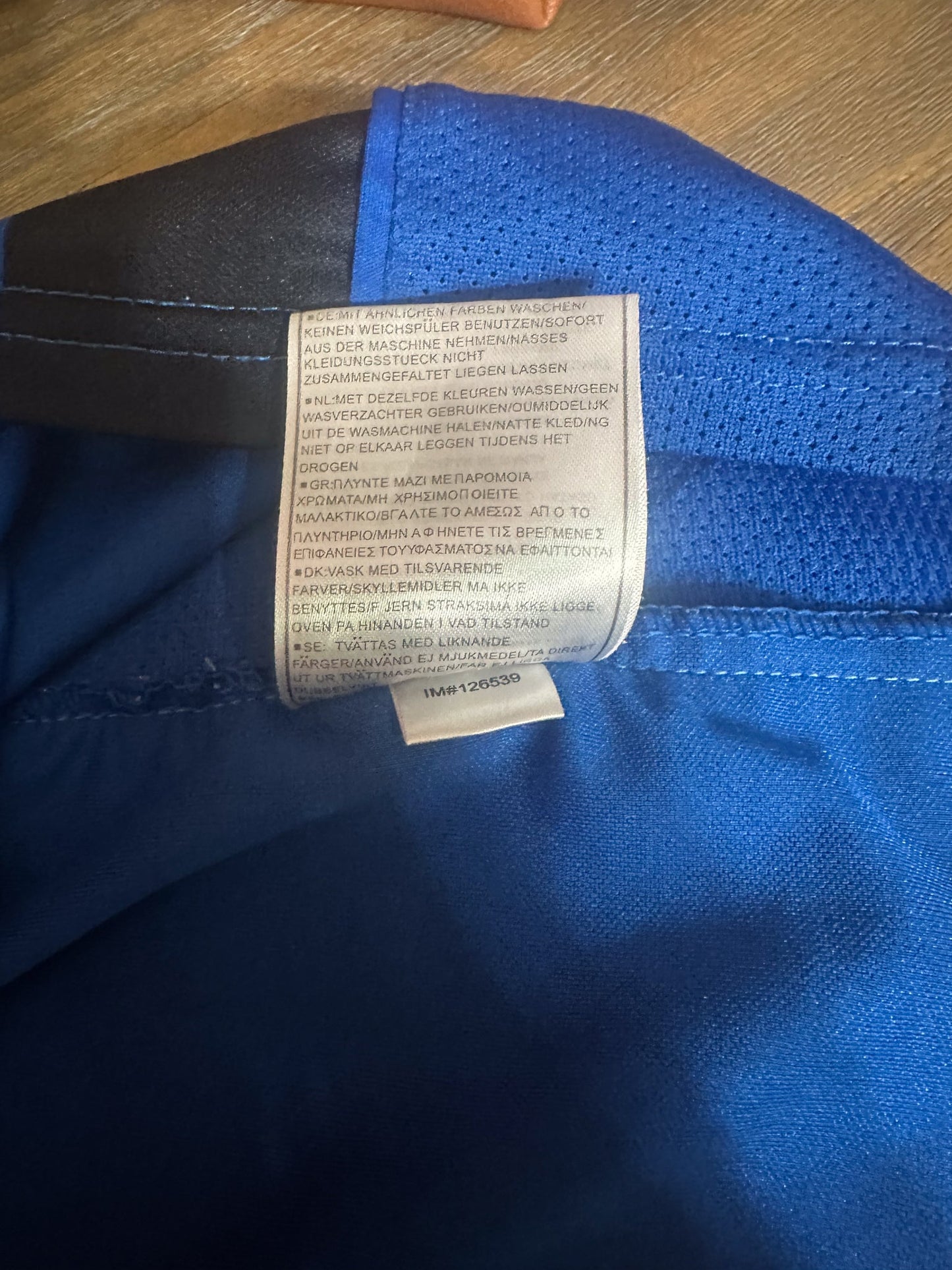 Inter Milan 2004/05 Home Jersey – Adriano #10 – Medium – Black & Blue Nike Shirt – (MPN: F21103CRT)