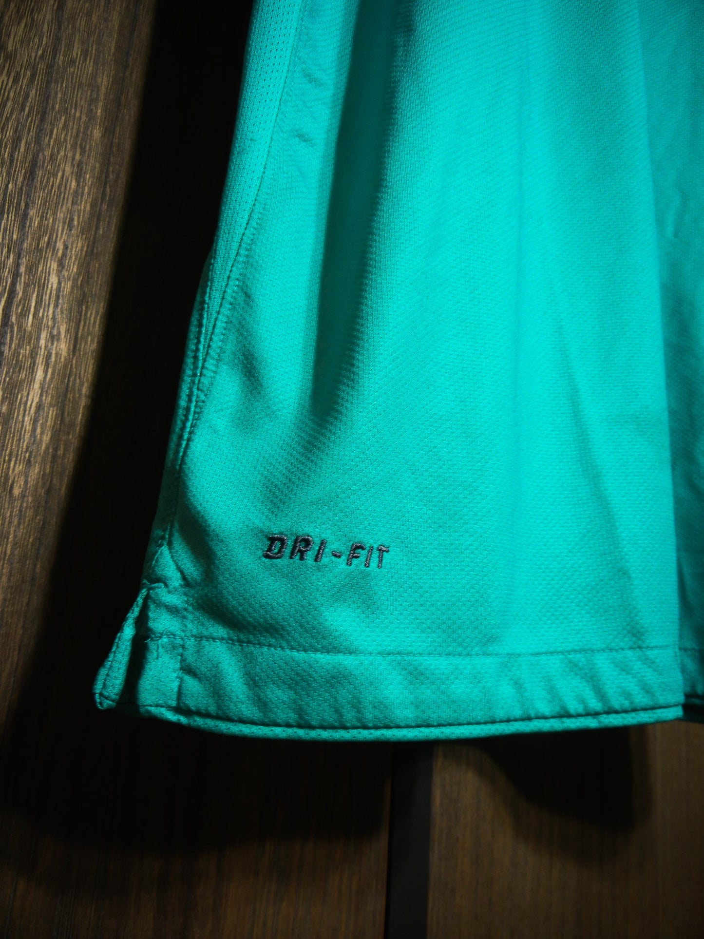 Barcelona 2010/11 Away Jersey – Lionel Messi #10 – Medium – Green Nike Shirt – (MPN: 382358-310)