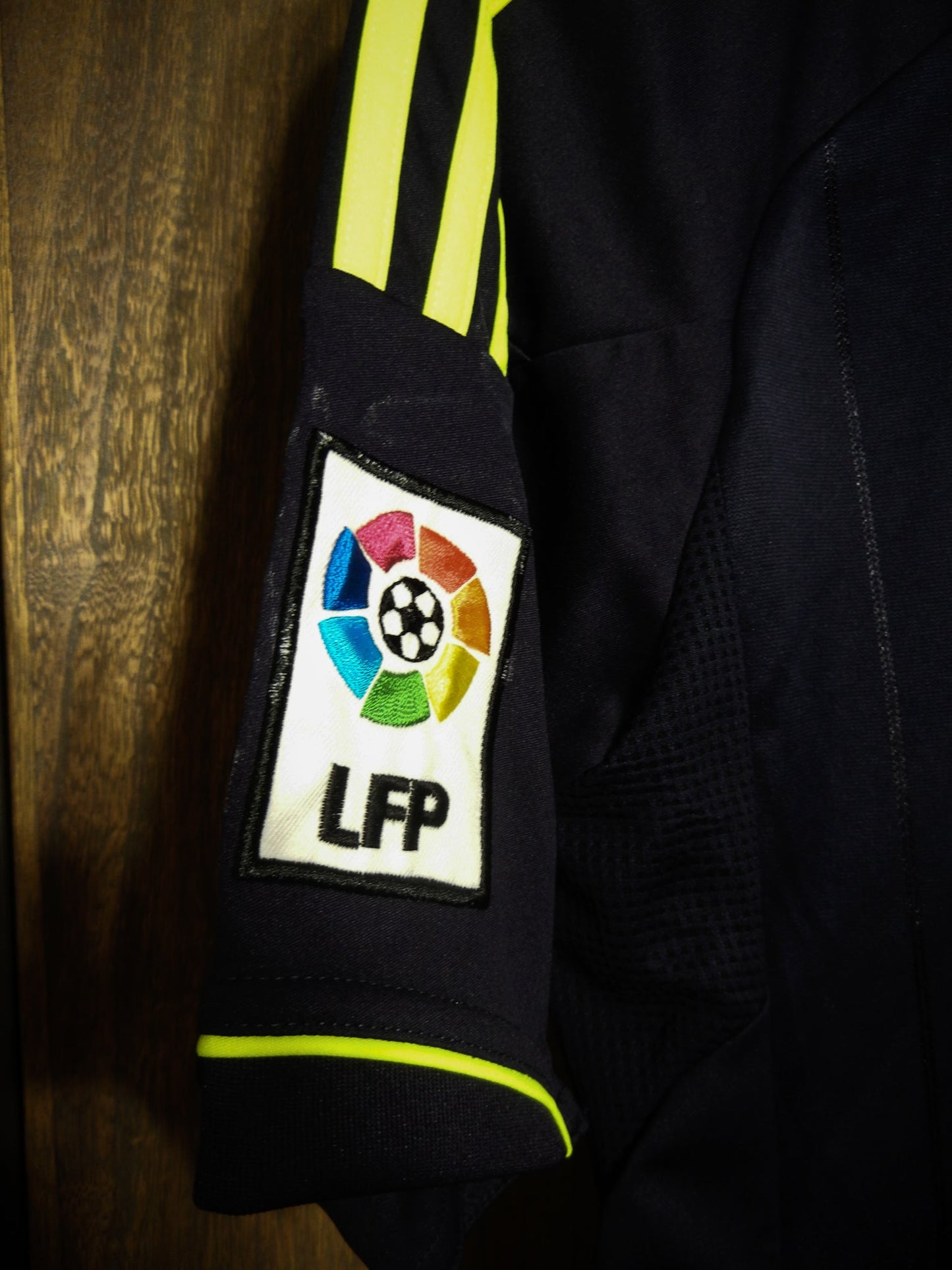 Real Madrid 2012/13 Away Jersey – Cristiano Ronaldo #7 – Small – Dark Blue & Yellow Adidas Shirt (MPN: X21992)