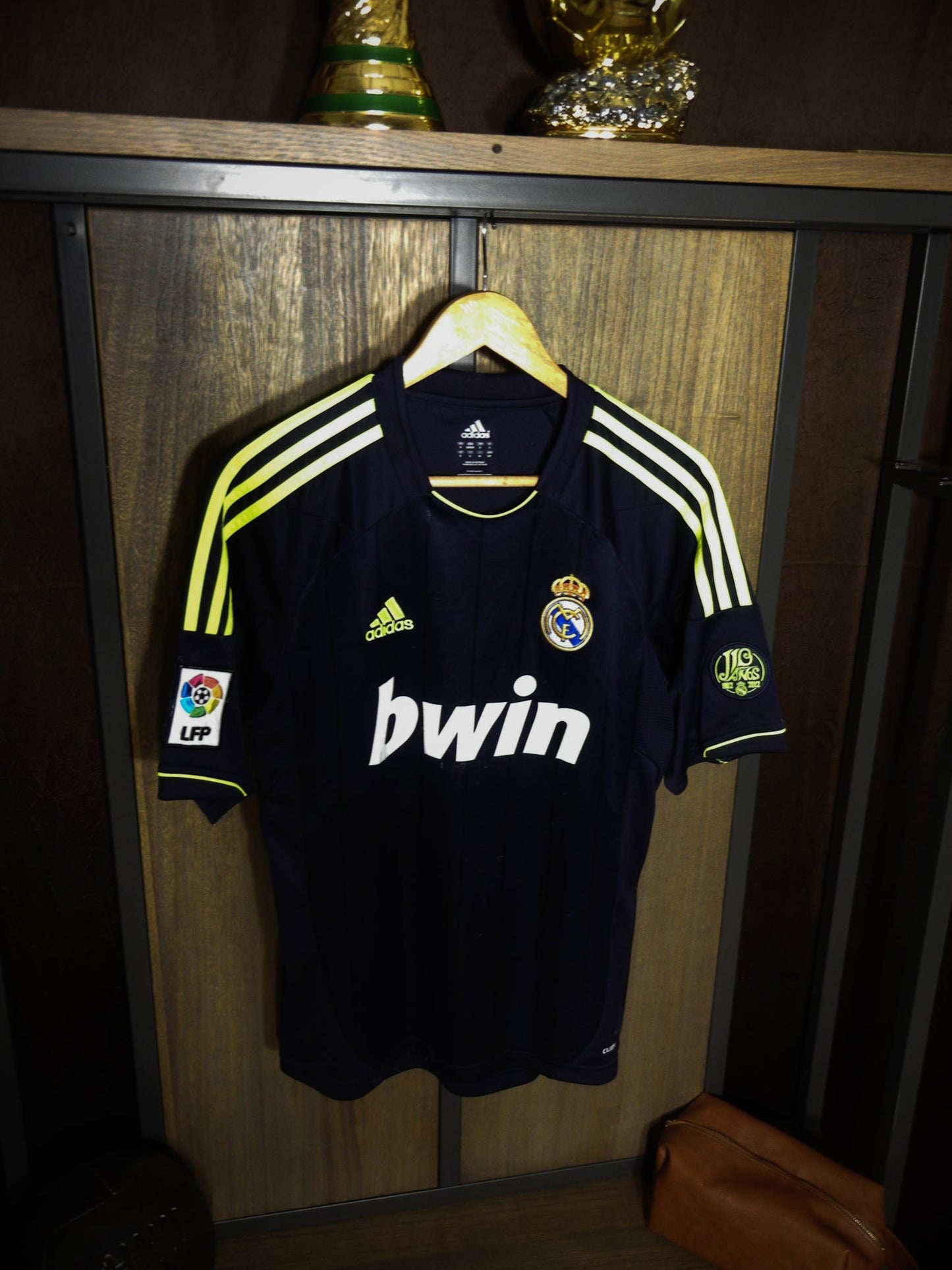 Real Madrid 2012/13 Away Jersey – Cristiano Ronaldo #7 – Small – Dark Blue & Yellow Adidas Shirt (MPN: X21992)