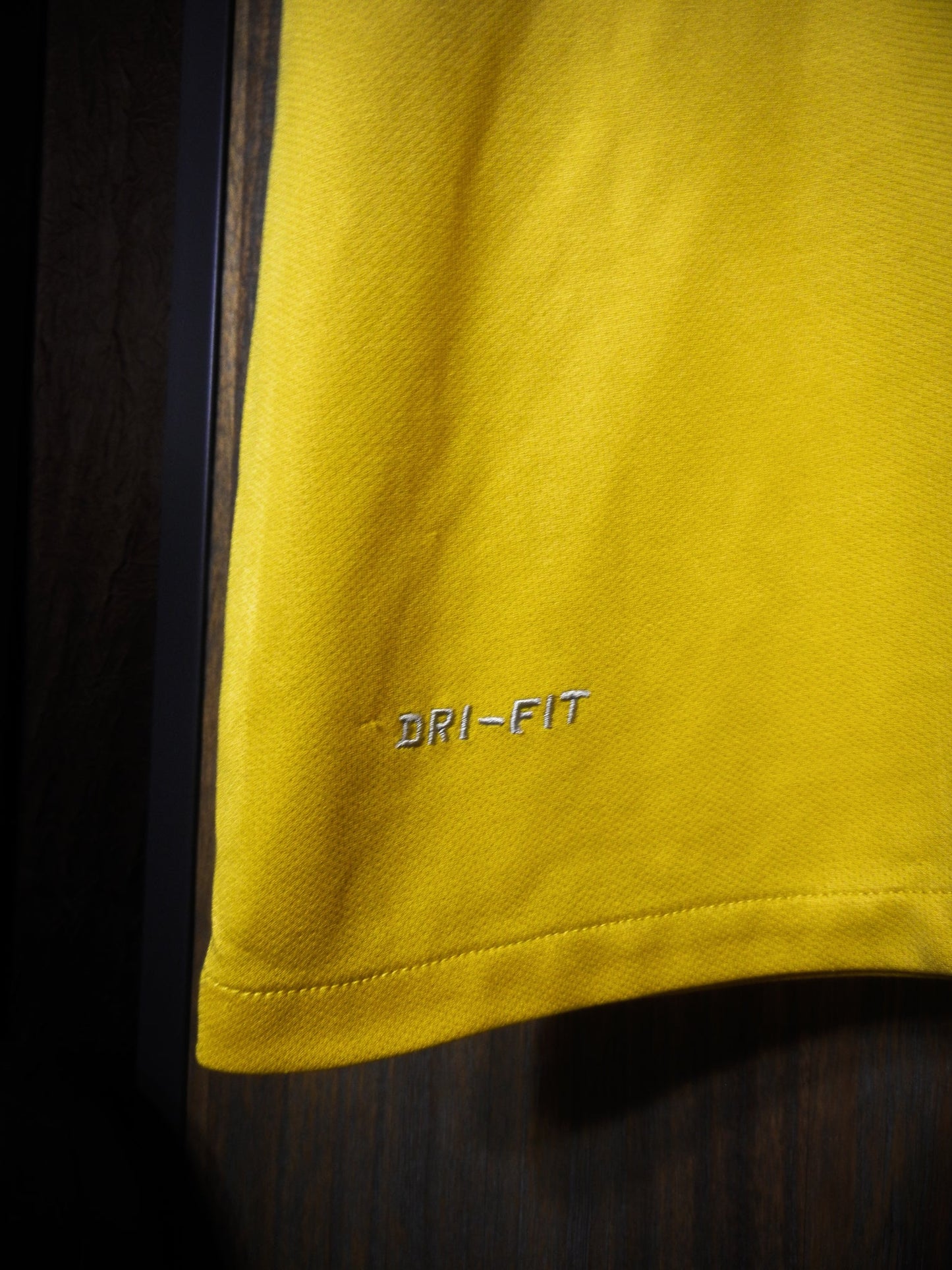 Brazil 2014 Home Jersey – Neymar Jr #10 – Large – Yellow & Green Nike Shirt – (MPN: 575280-703)