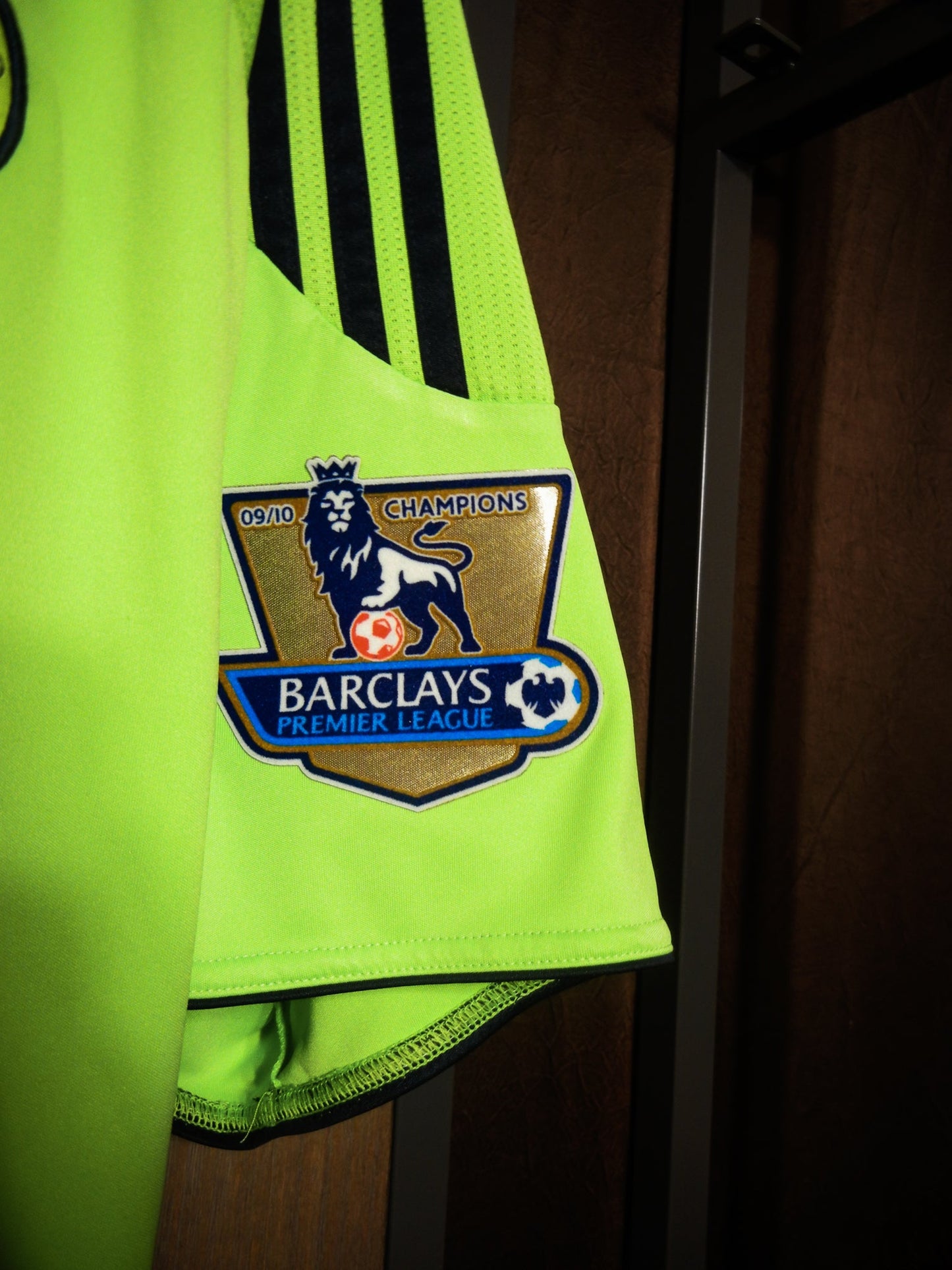 Chelsea 2010/11 Third Jersey – Didier Drogba #11 – XXL – Neon Green & Black Adidas Shirt (MPN: P00189)