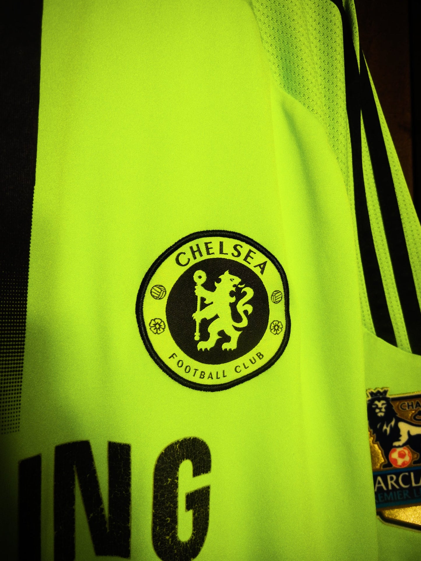 Chelsea 2010/11 Third Jersey – Didier Drogba #11 – XXL – Neon Green & Black Adidas Shirt (MPN: P00189)