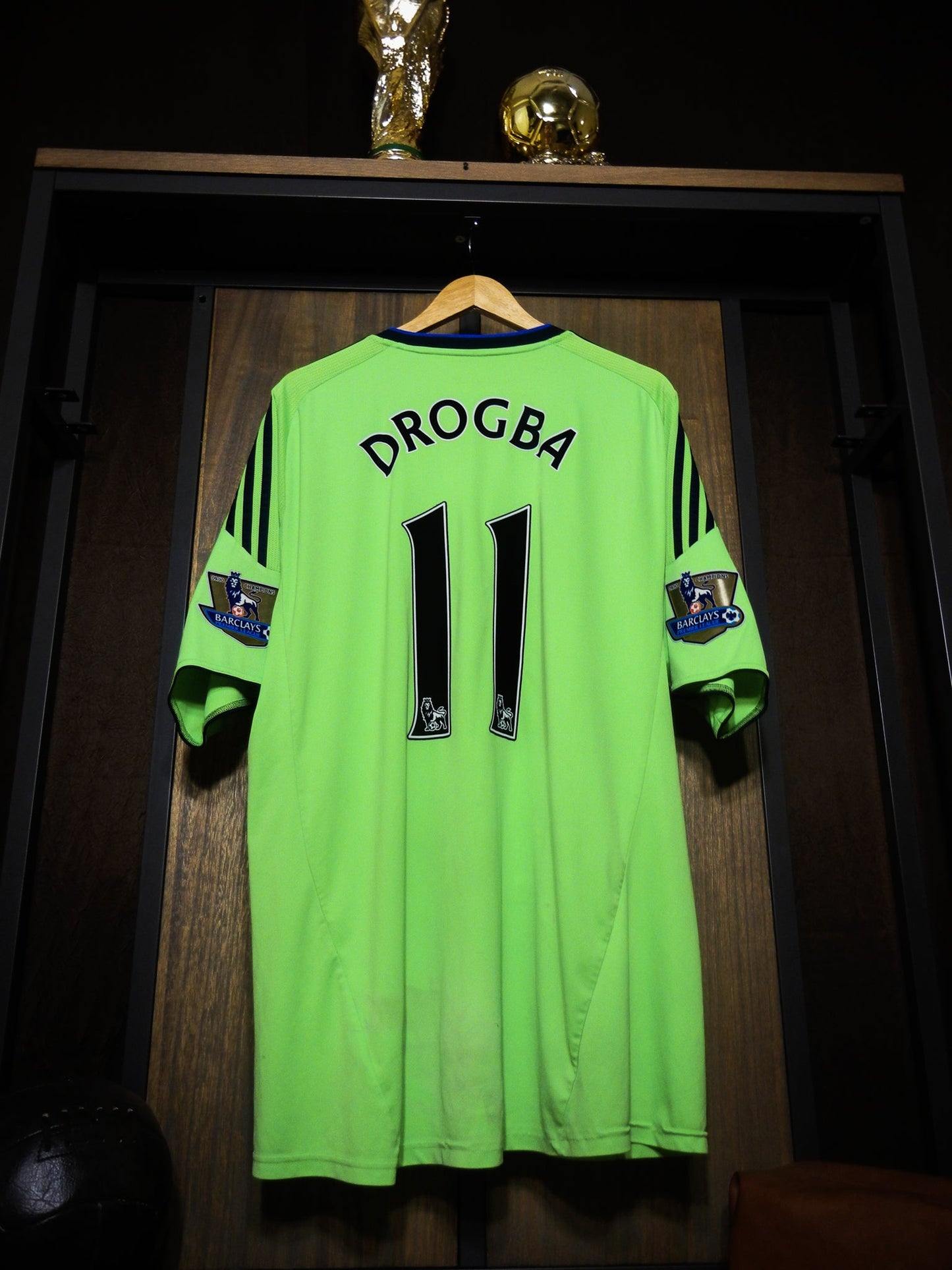 Chelsea 2010/11 Third Jersey – Didier Drogba #11 – XXL – Neon Green & Black Adidas Shirt (MPN: P00189)