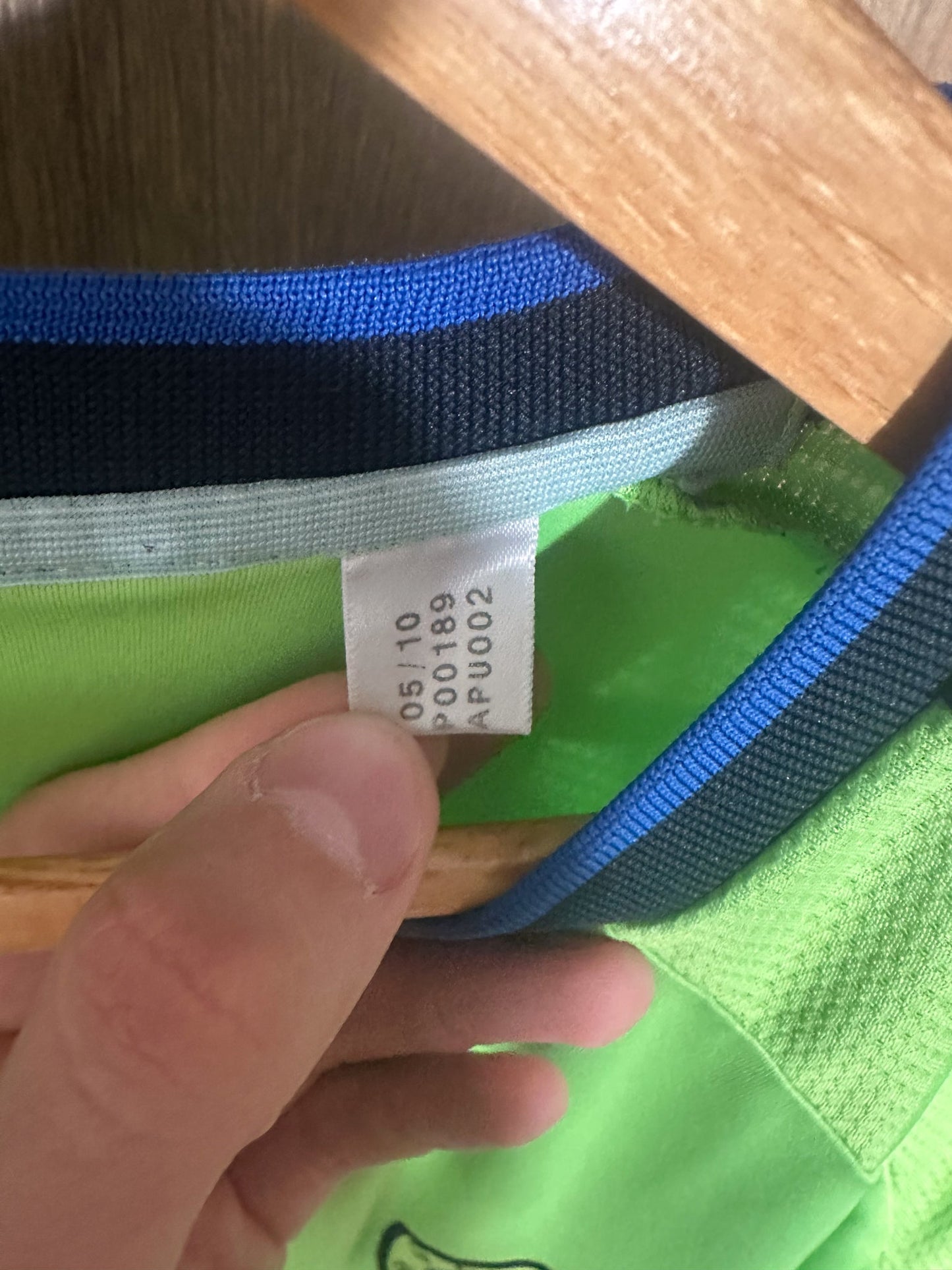 Chelsea 2010/11 Third Jersey – Didier Drogba #11 – XXL – Neon Green & Black Adidas Shirt (MPN: P00189)