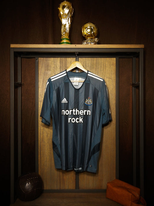 Newcastle United 2005/06 Away Jersey – Michael Owen #10 - Medium – Gray & Black Adidas Shirt- (MPN: 110148 Adidas)