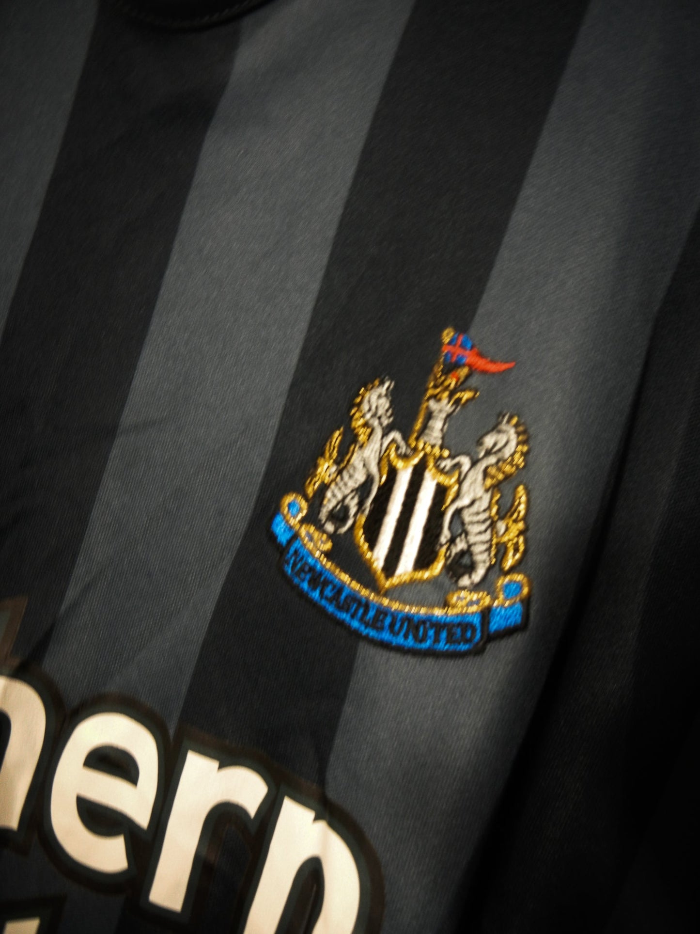 Newcastle United 2005/06 Away Jersey – Michael Owen #10 - Medium – Gray & Black Adidas Shirt- (MPN: 110148 Adidas)