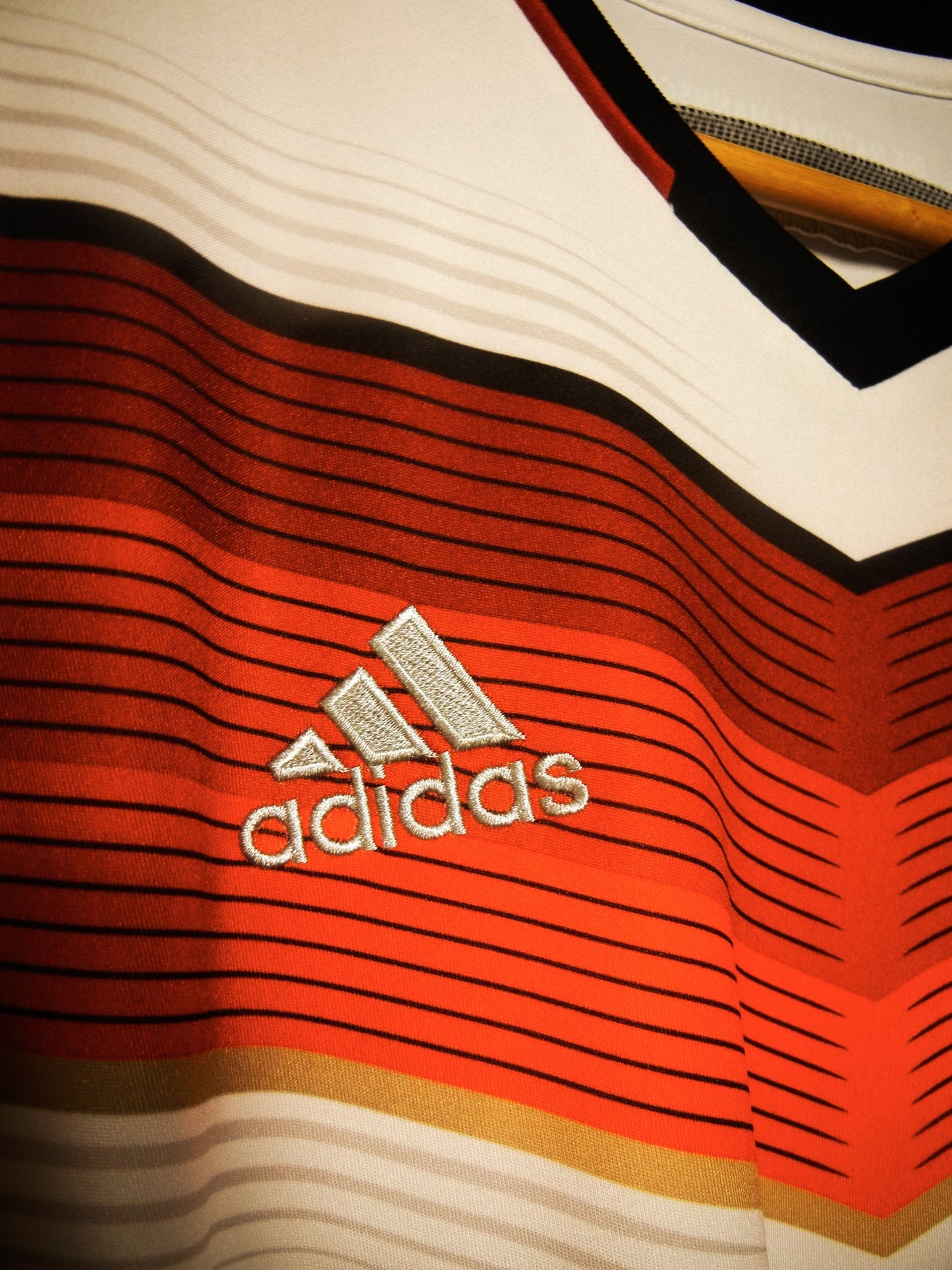 Germany 2014 Home Jersey – Thomas Müller #13 – Large – White, Black & Red Adidas Shirt (MPN: G87445)