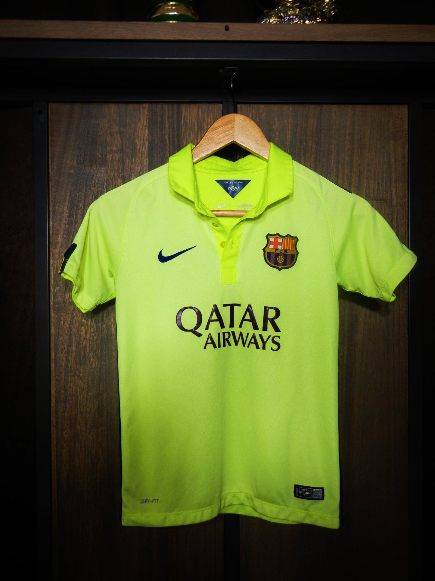Barcelona 2014/15 Third Jersey – Messi #10 – Youth Medium – Neon Green Nike Shirt (MPN: 631242-710)