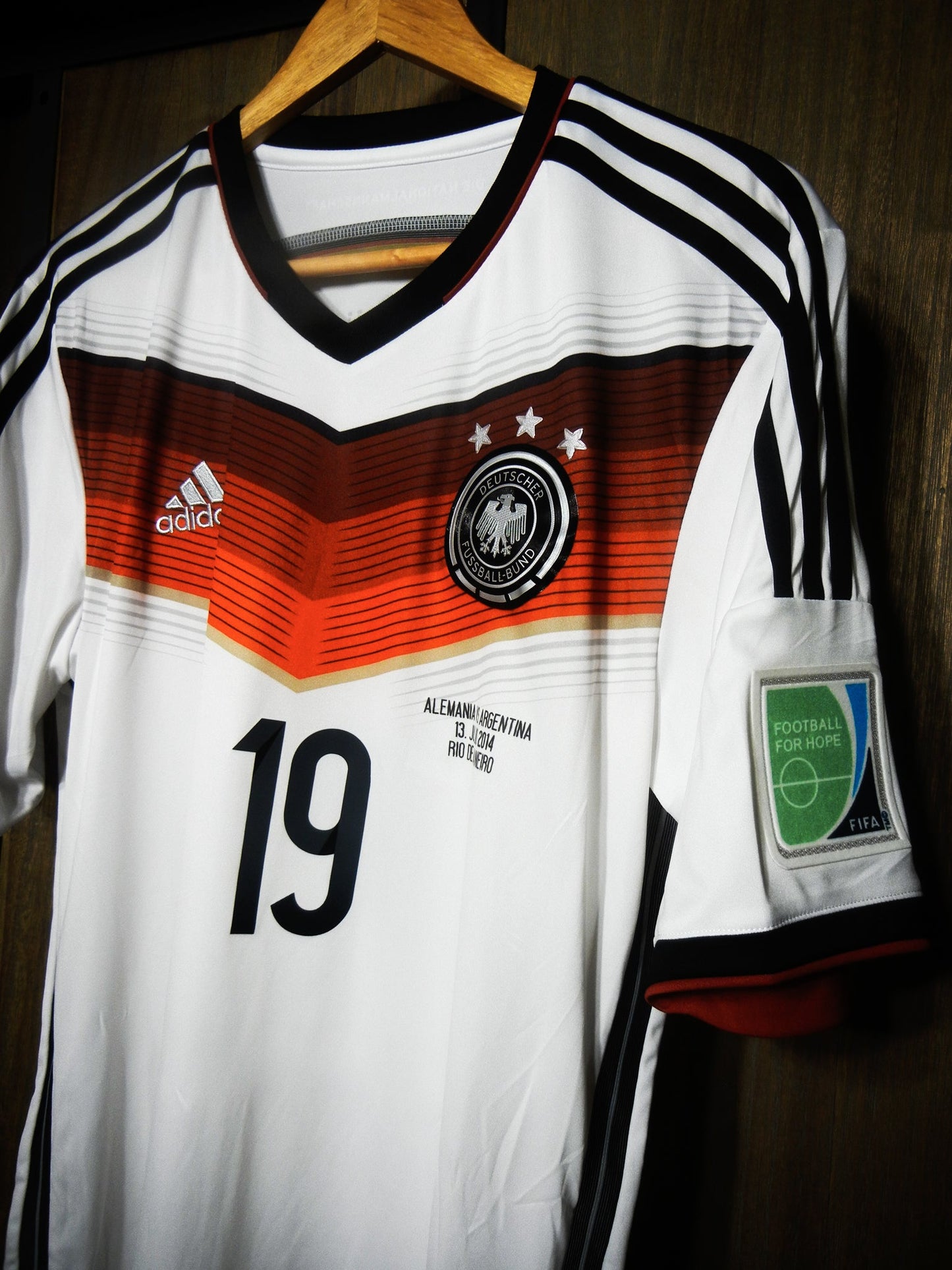 Germany 2014 Home Jersey – Mario Götze #19 – Medium – White, Black & Red Adidas Shirt (MPN: G87445)