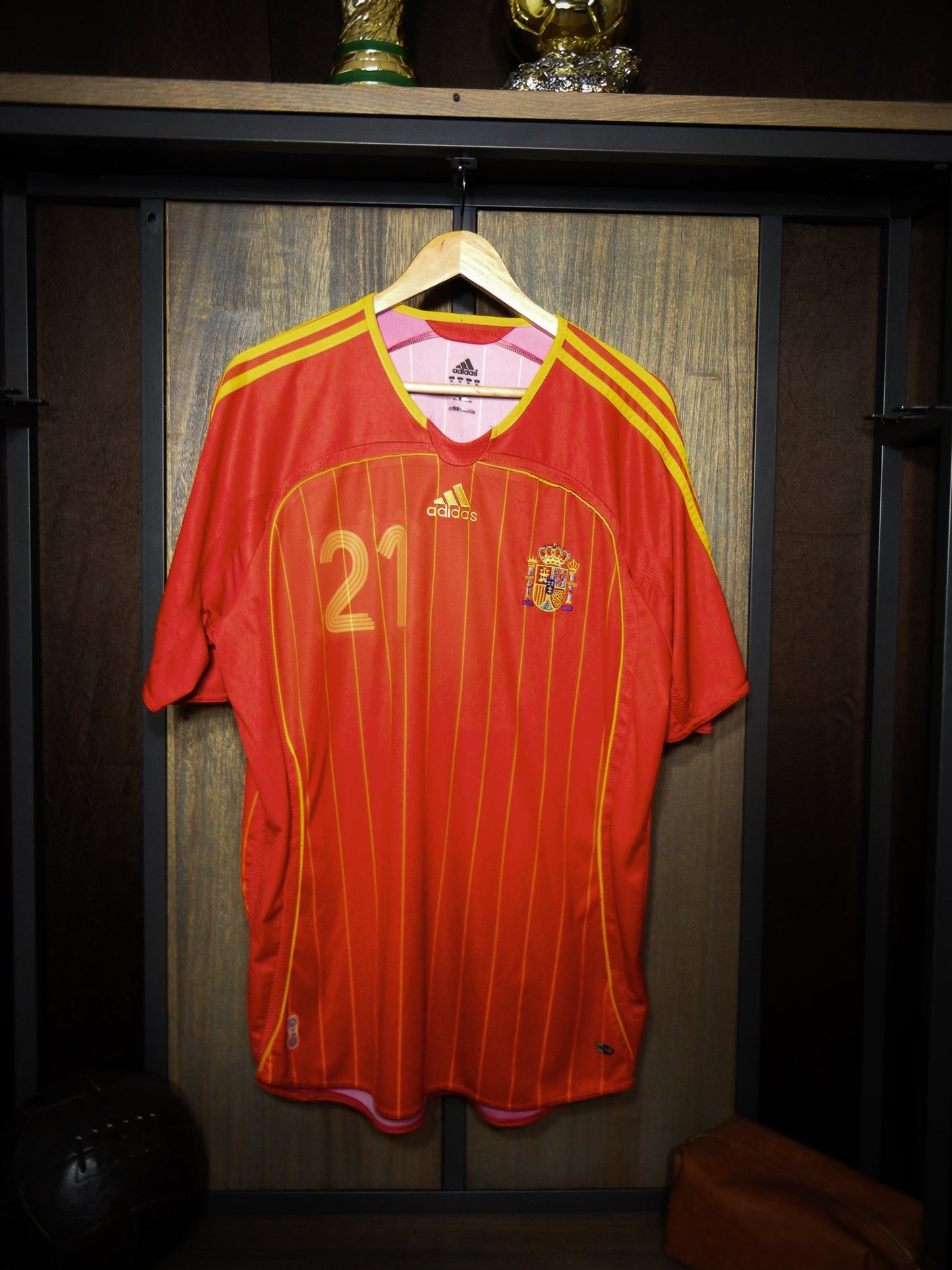 Spain 2005–2007 Home Jersey – David Villa #21 – XL – Red & Yellow Adidas Shirt (MPN: 740144)