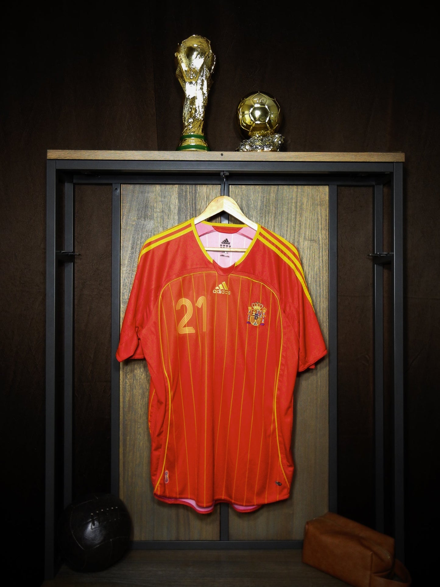 Spain 2005–2007 Home Jersey – David Villa #21 – XL – Red & Yellow Adidas Shirt (MPN: 740144)