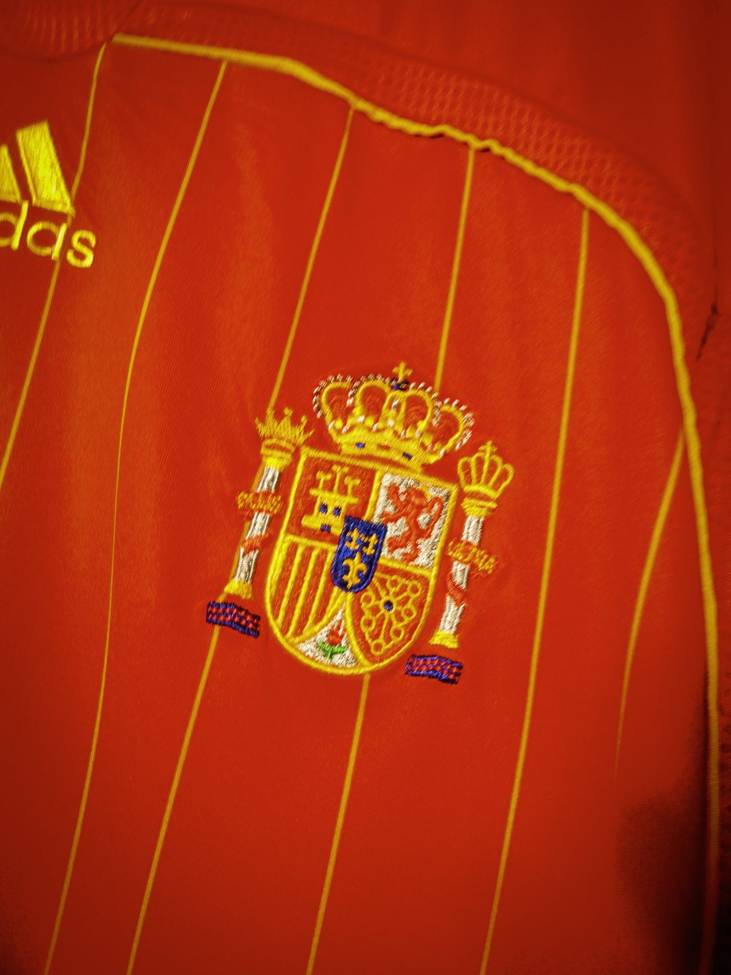 Spain 2005–2007 Home Jersey – David Villa #21 – XL – Red & Yellow Adidas Shirt (MPN: 740144)
