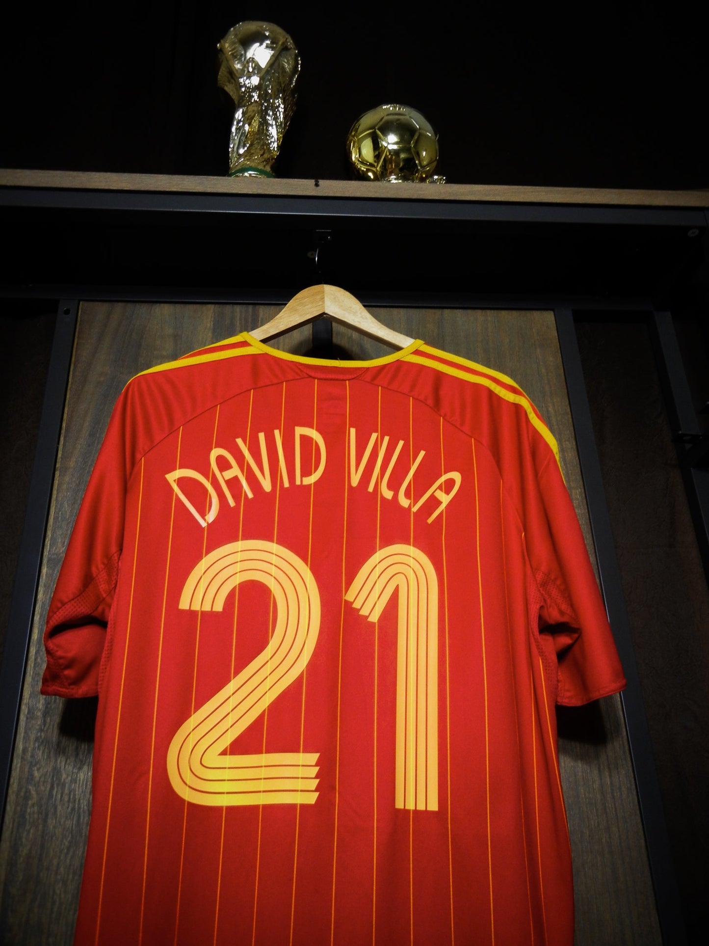 Spain 2005–2007 Home Jersey – David Villa #21 – XL – Red & Yellow Adidas Shirt (MPN: 740144)