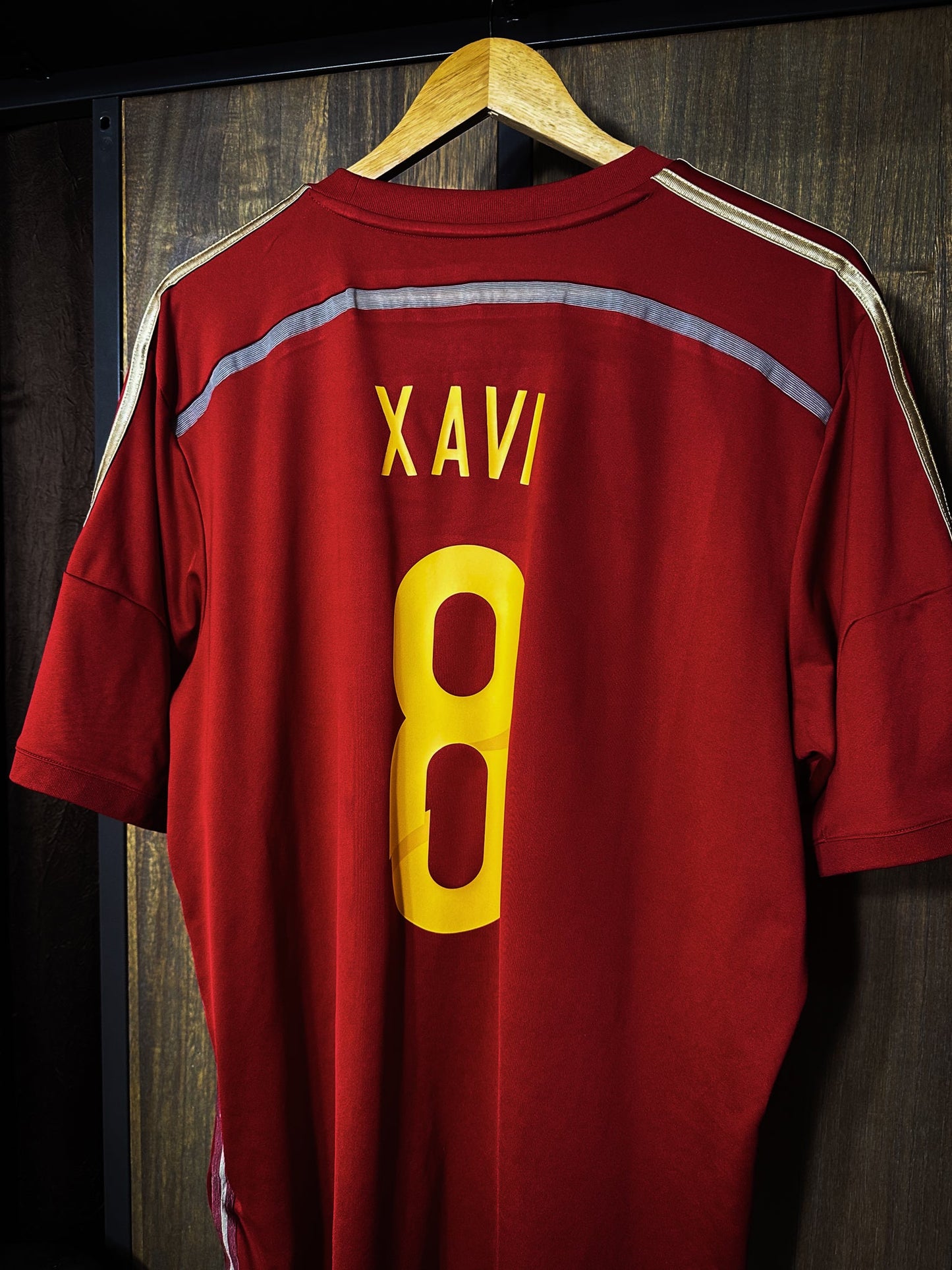 Spain 2014/15 Home Jersey – Xavi #8 – XL – Red Adidas Shirt (MPN: G85279)
