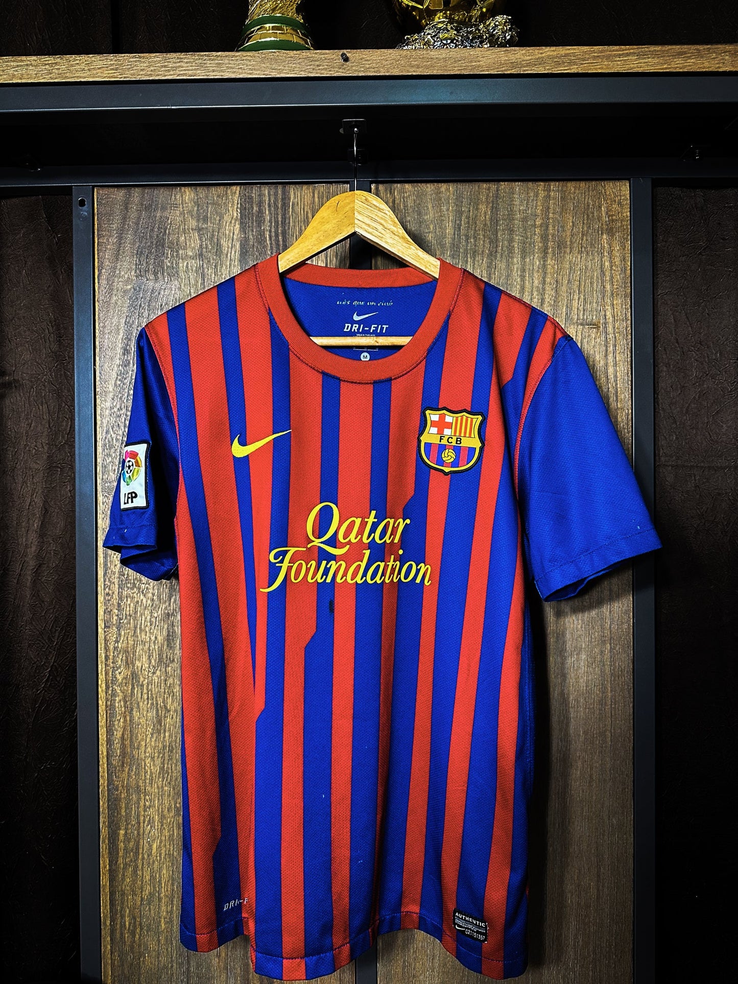 Barcelona 2011/12 Home Jersey – David Villa #7 – Medium – Red & Blue Nike Shirt (MPN: 419877-486)