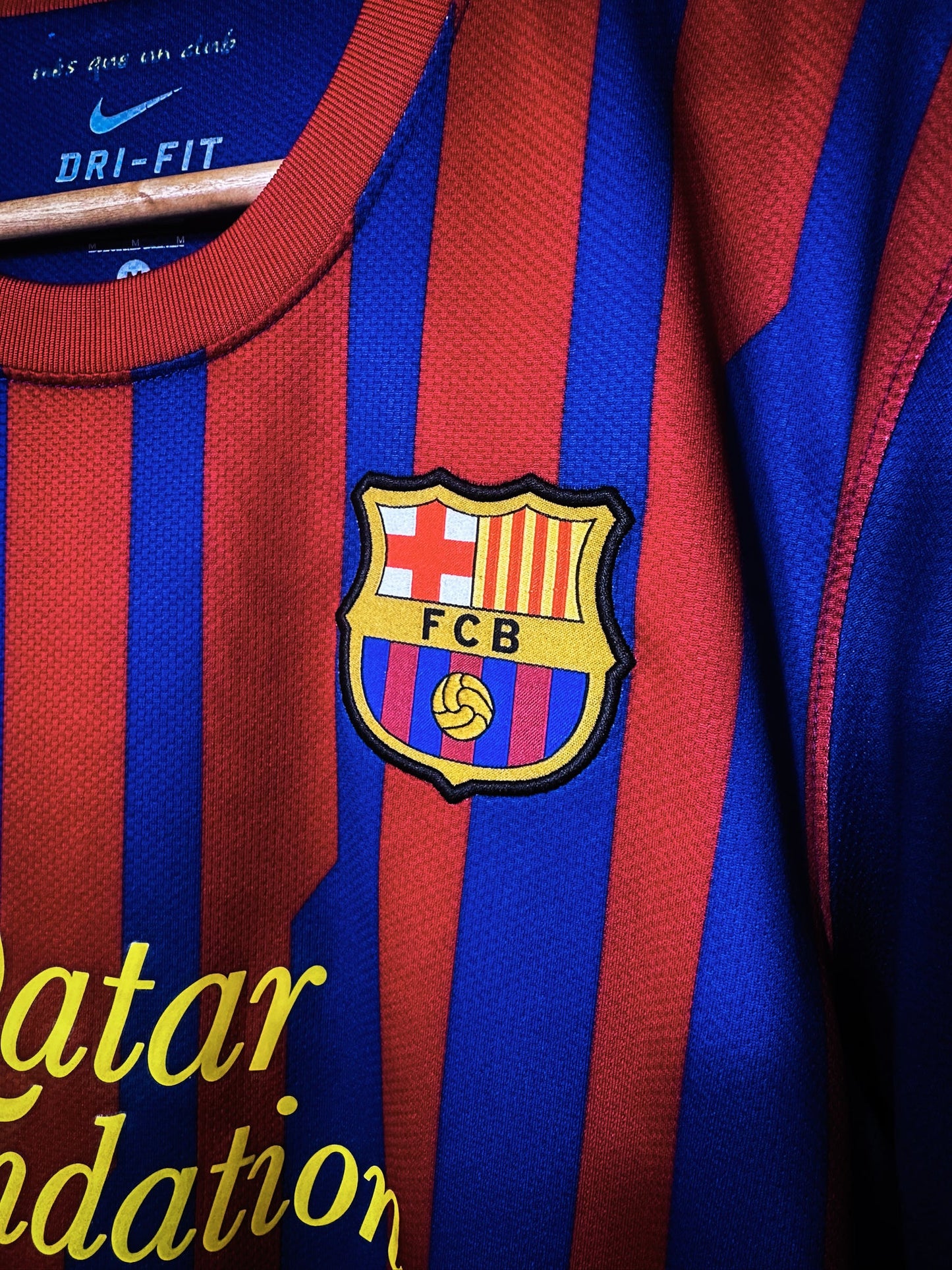 Barcelona 2011/12 Home Jersey – David Villa #7 – Medium – Red & Blue Nike Shirt (MPN: 419877-486)