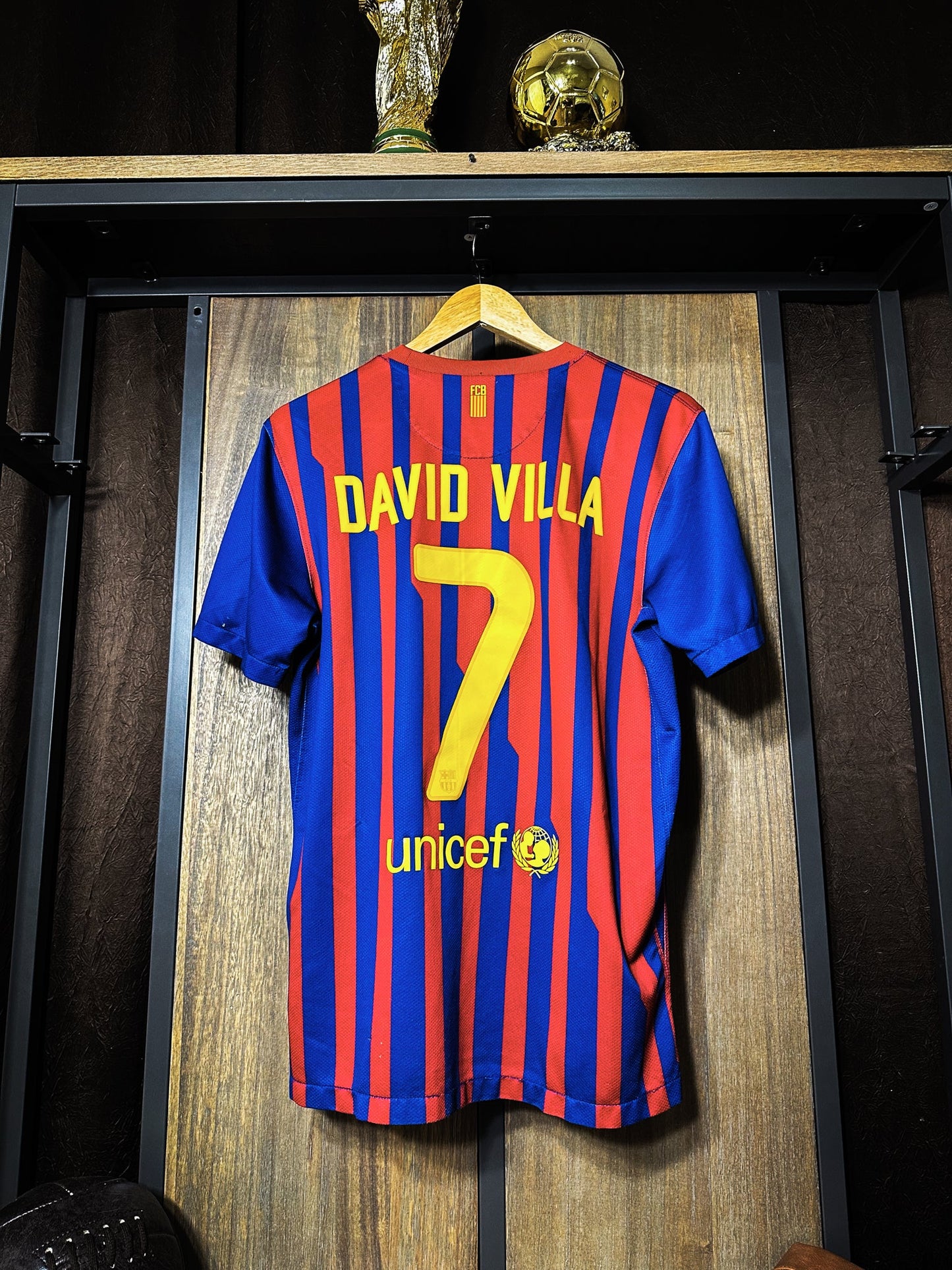 Barcelona 2011/12 Home Jersey – David Villa #7 – Medium – Red & Blue Nike Shirt (MPN: 419877-486)