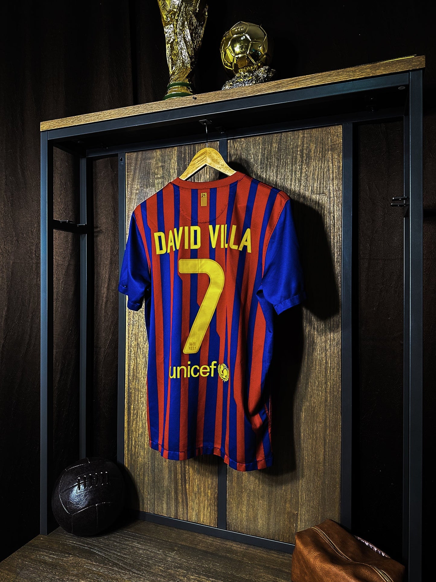 Barcelona 2011/12 Home Jersey – David Villa #7 – Medium – Red & Blue Nike Shirt (MPN: 419877-486)