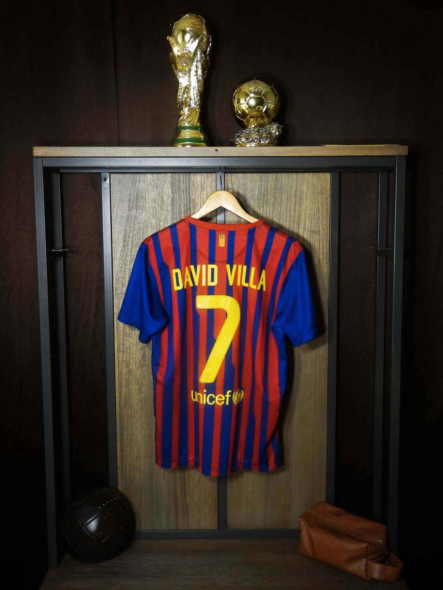 Barcelona 2011/12 Home Jersey – David Villa #7 – Medium – Red & Blue Nike Shirt (MPN: 419877-486)