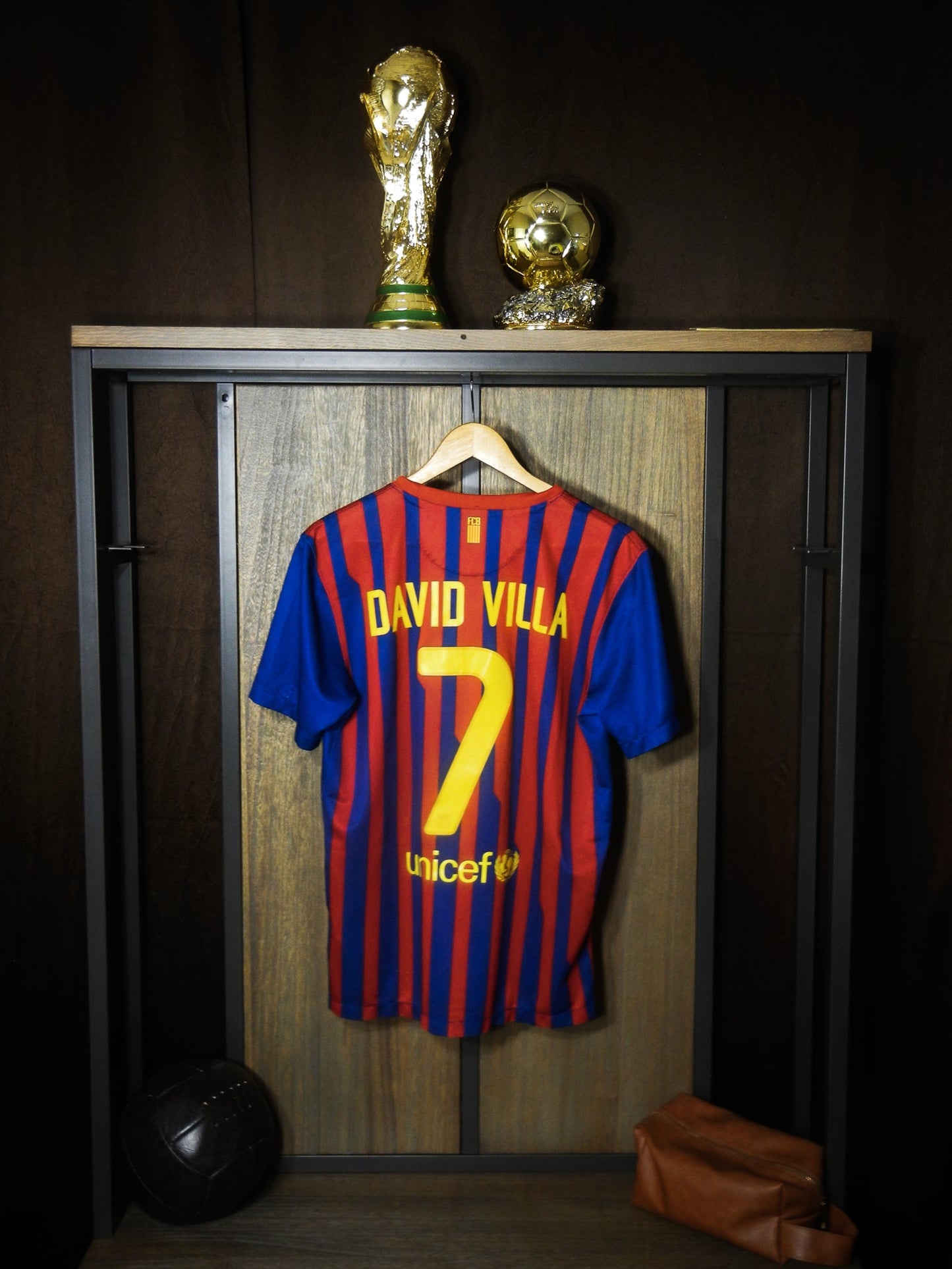 Barcelona 2011/12 Home Jersey – David Villa #7 – Medium – Red & Blue Nike Shirt (MPN: 419877-486)