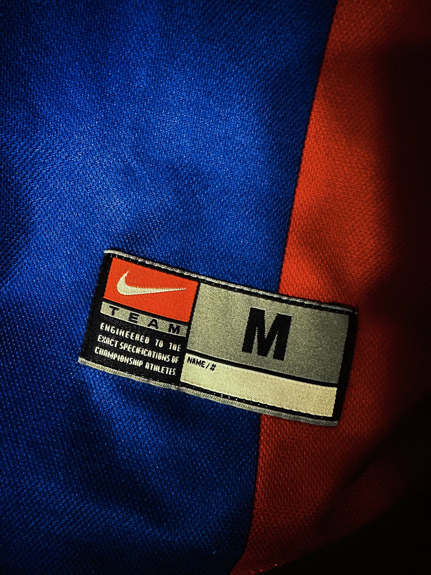 Barcelona 1998/99 Home Jersey – Size M – Red & Blue Nike Shirt (MPN: 802820323)