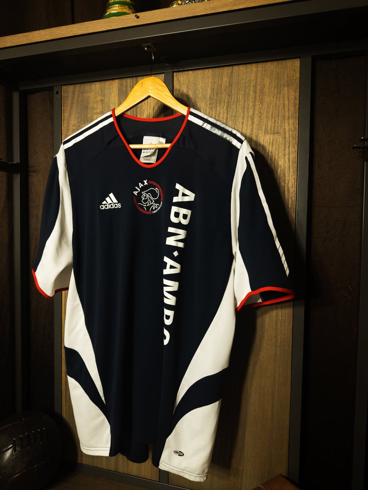 Ajax 2005/06 Away Jersey – Size XL – Navy & Red Adidas Shirt (MPN: 109882 AHJ001)