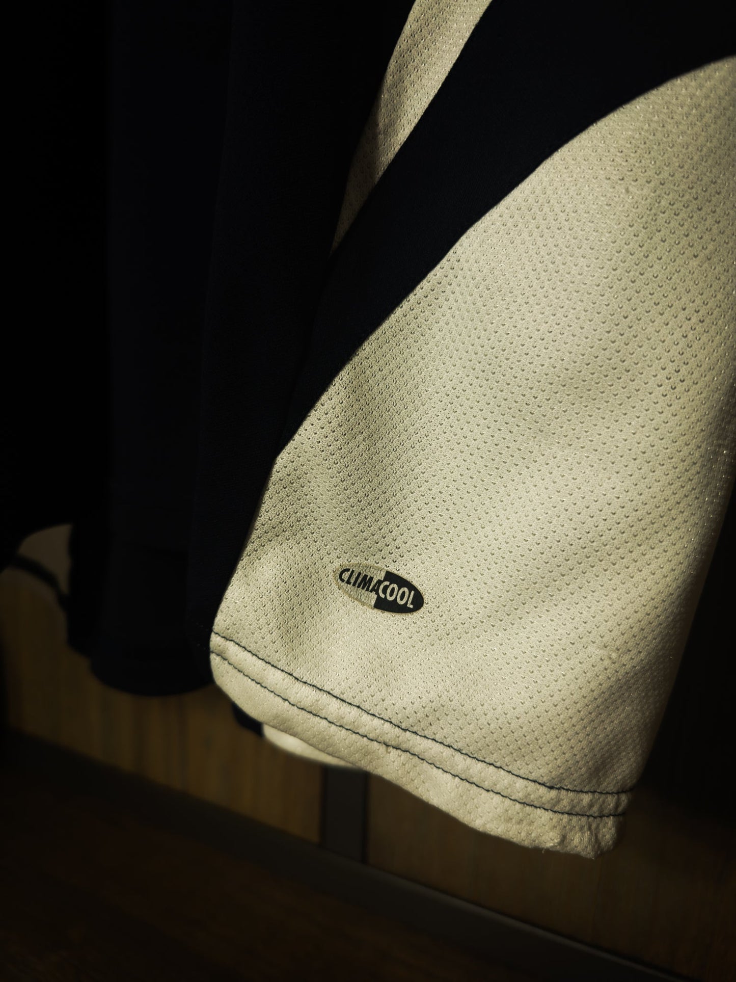 Ajax 2005/06 Away Jersey – Size XL – Navy & Red Adidas Shirt (MPN: 109882 AHJ001)