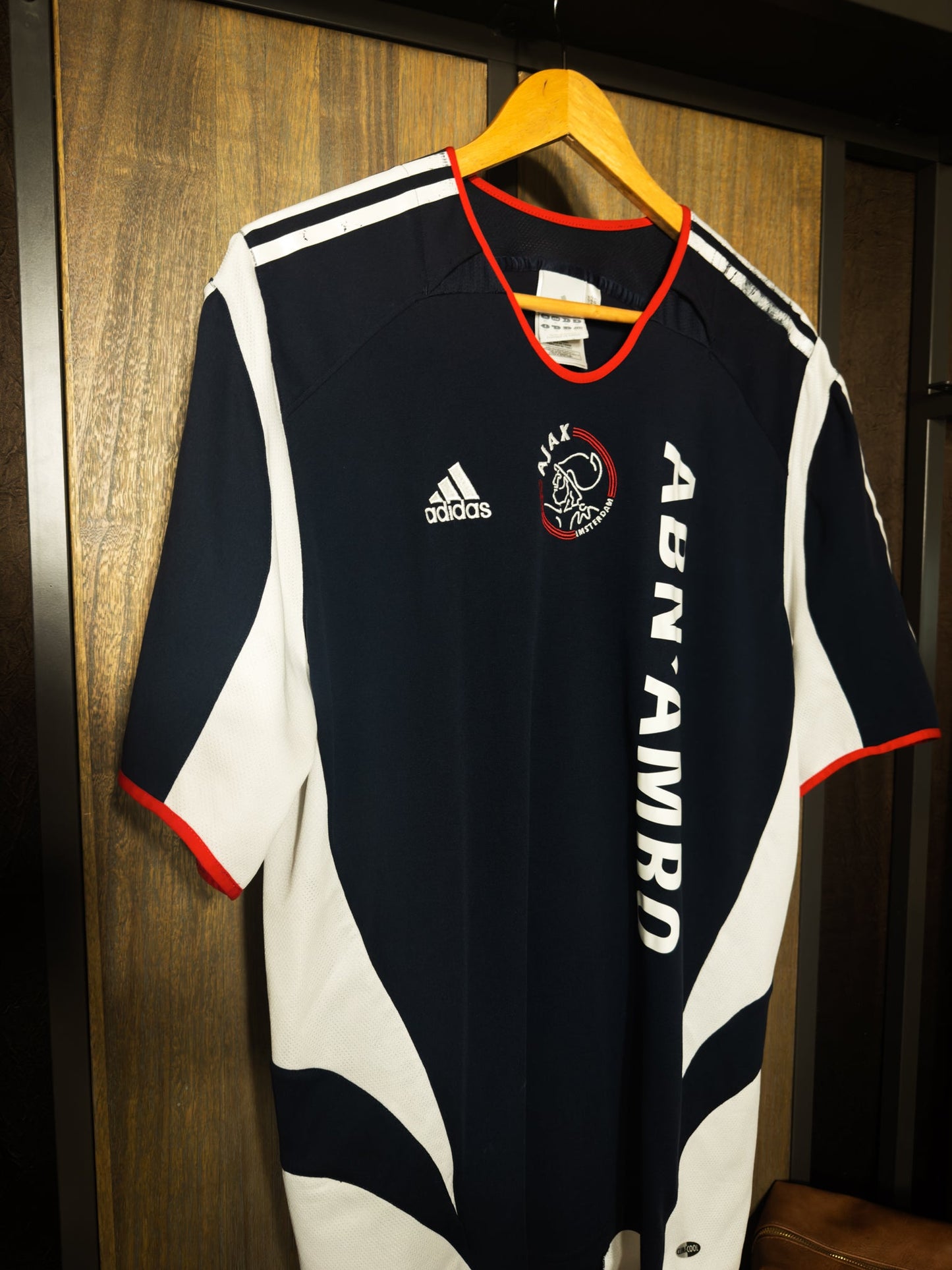 Ajax 2005/06 Away Jersey – Size XL – Navy & Red Adidas Shirt (MPN: 109882 AHJ001)