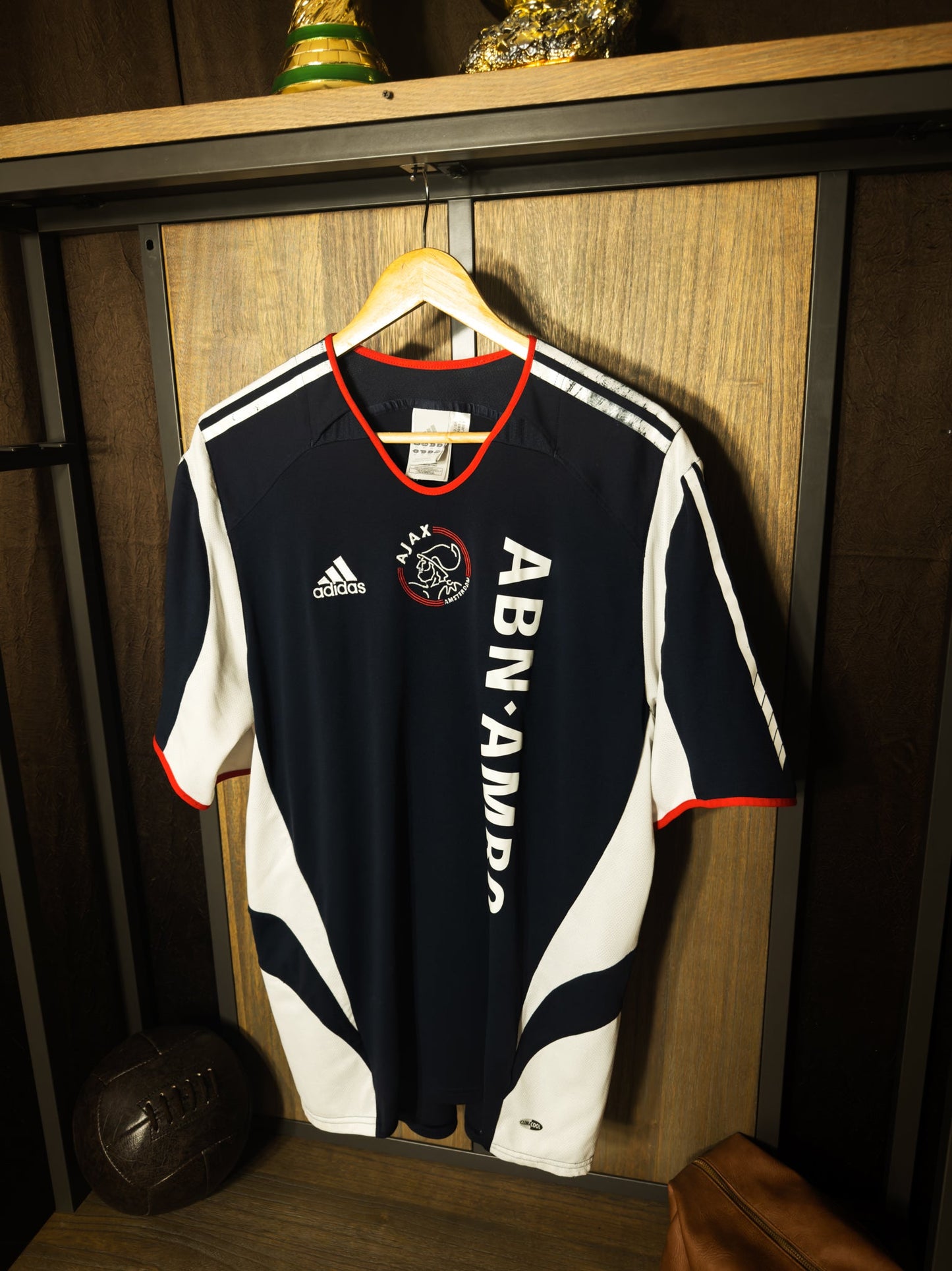 Ajax 2005/06 Away Jersey – Size XL – Navy & Red Adidas Shirt (MPN: 109882 AHJ001)
